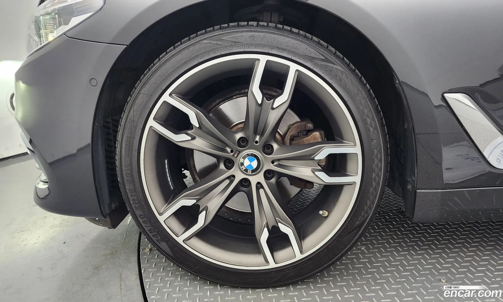 BMW 5 Series G30 520D Luxury Plus - фотография 208465