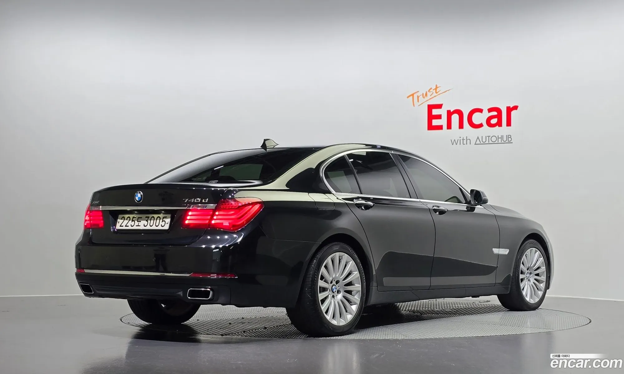 BMW 7 Series F01 740D xDrive - фотография 12393522