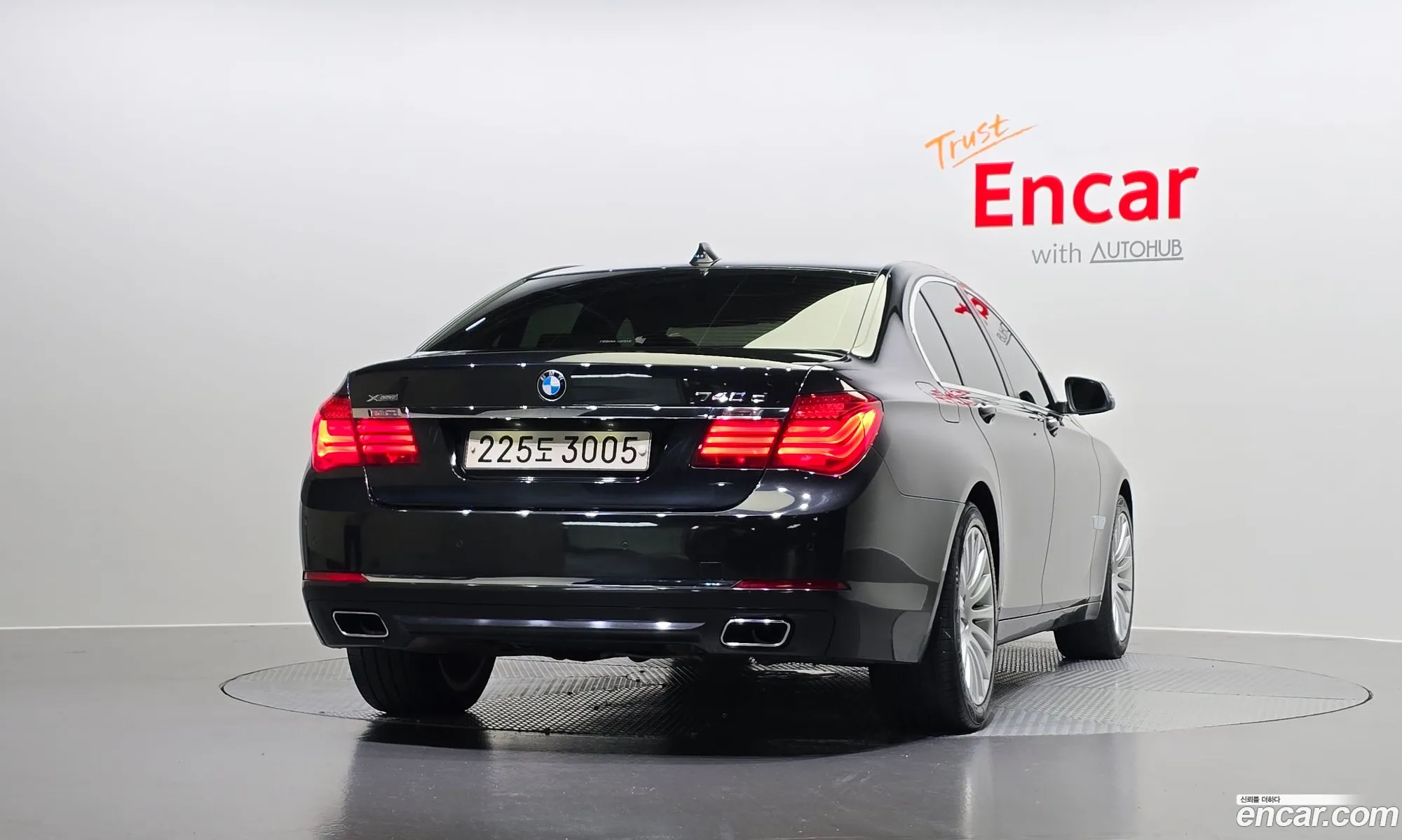 BMW 7 Series F01 740D xDrive - фотография 12393524