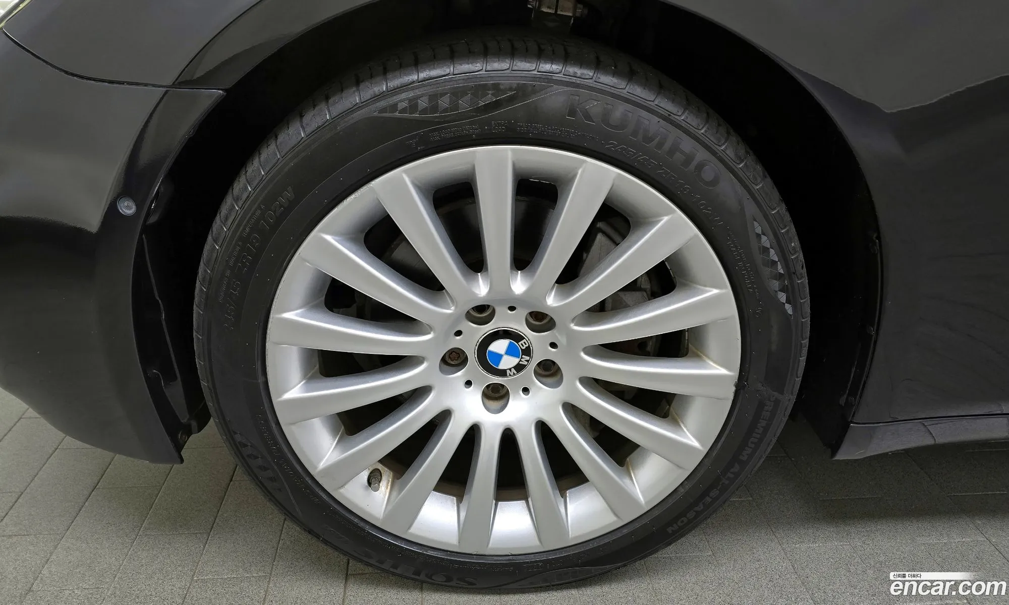 BMW 7 Series F01 740D xDrive - фотография 12393525