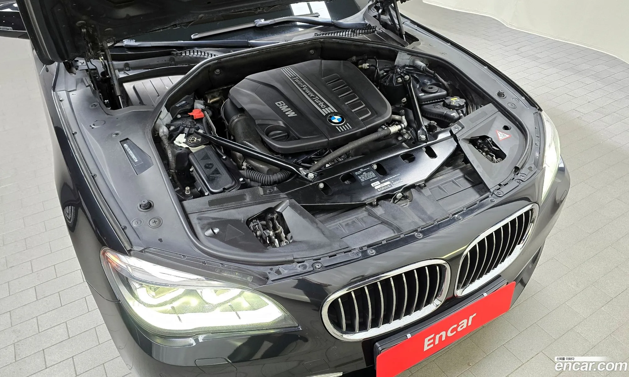 BMW 7 Series F01 740D xDrive - фотография 12393526