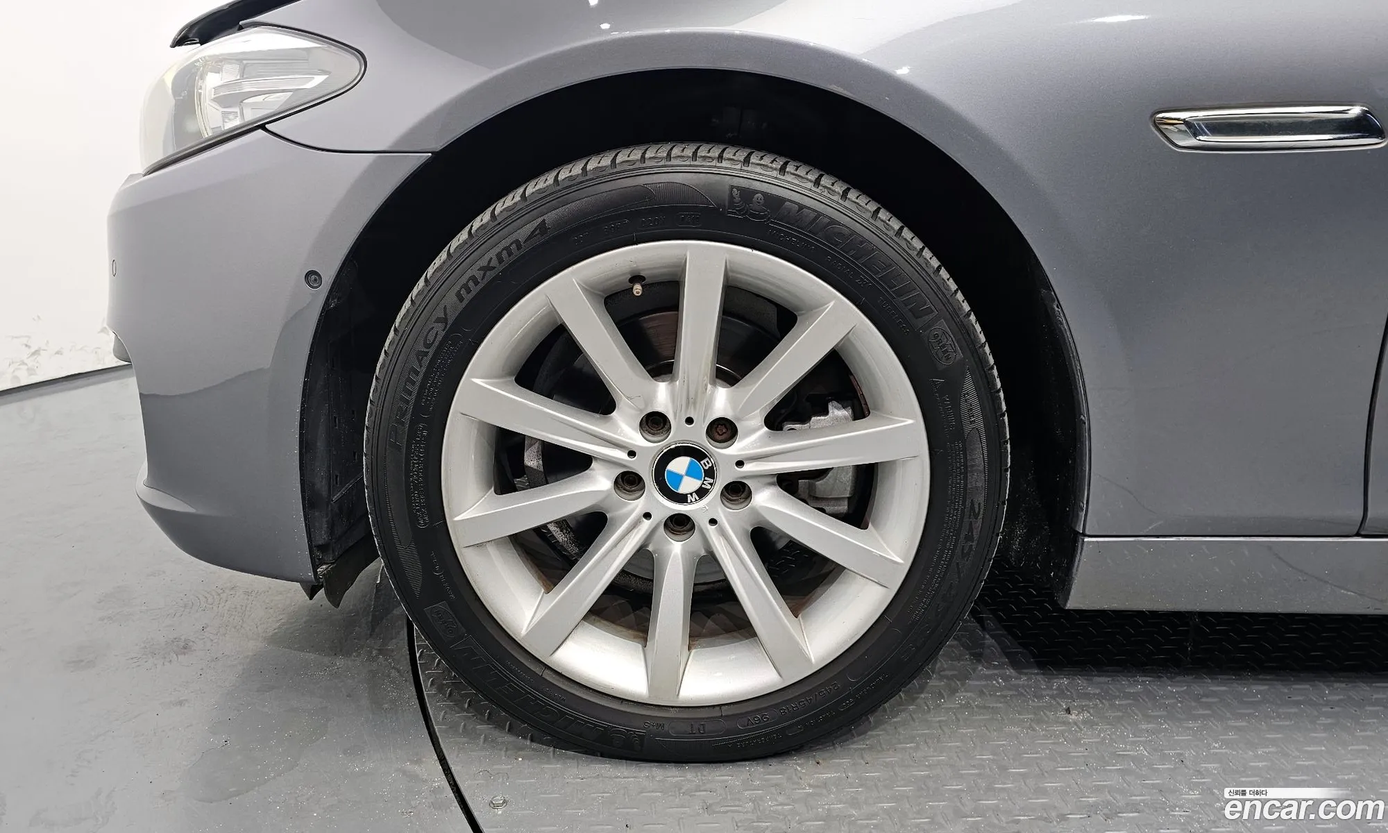 BMW 5 Series F10 528I xDrive - фотография 11919985