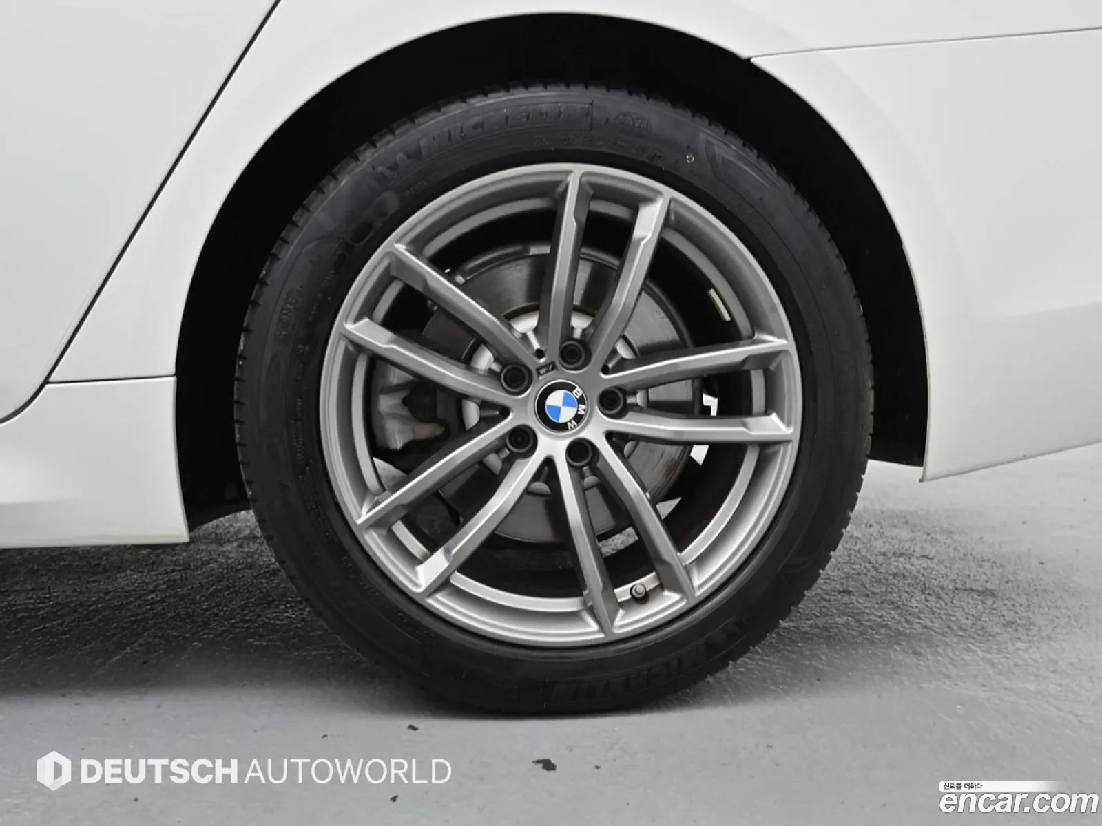 BMW 5 Series G30 520D xDrive M Sport Plus - фотография 11919973