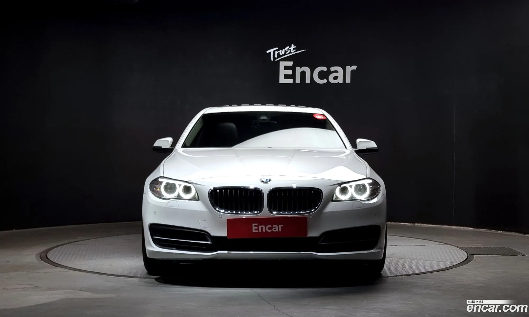 BMW 5 Series F10 520D - фотография 11919958