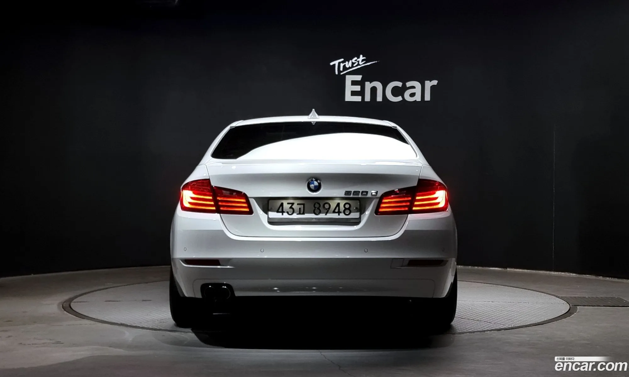 BMW 5 Series F10 520D - фотография 11919959