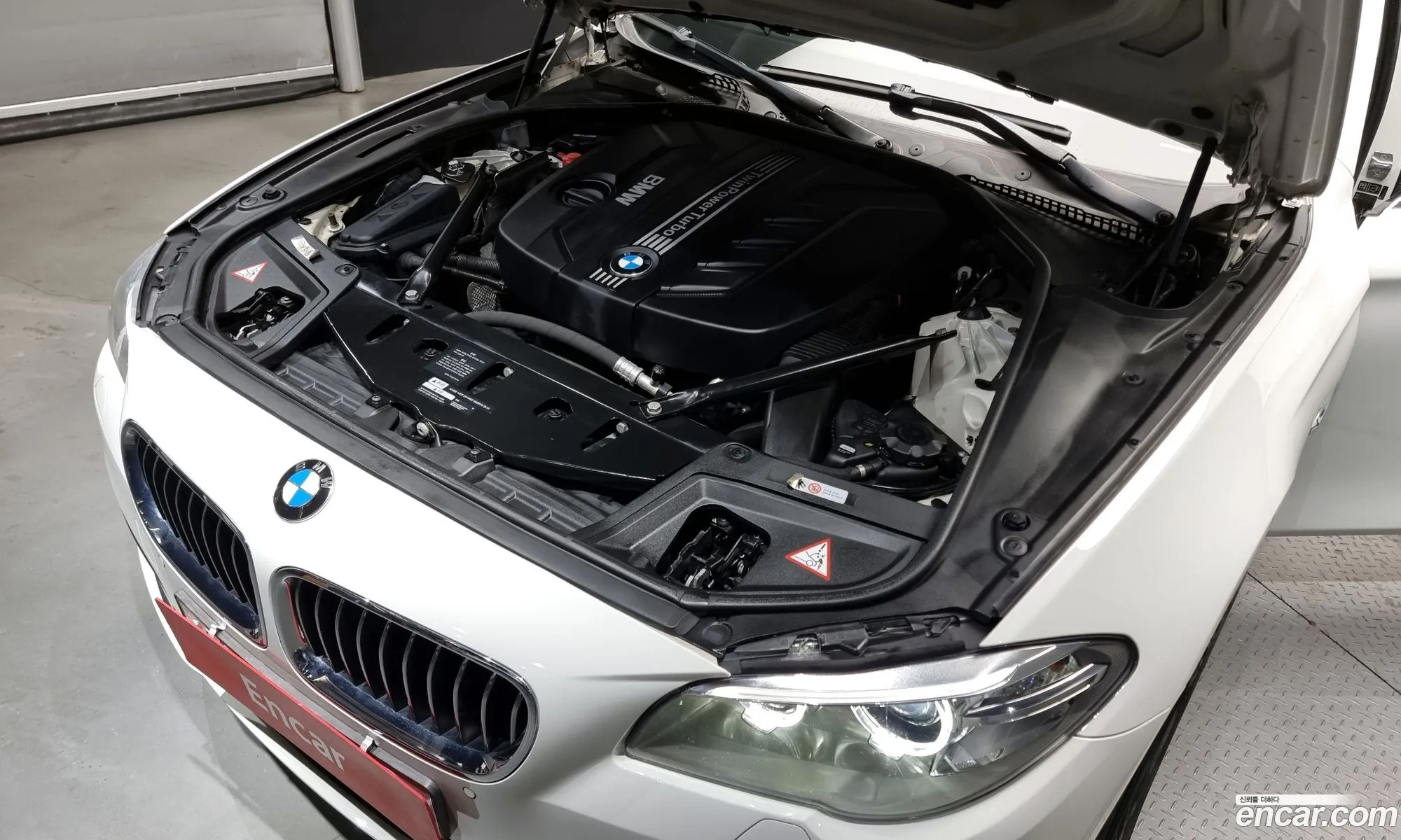 BMW 5 Series F10 520D - фотография 11919961