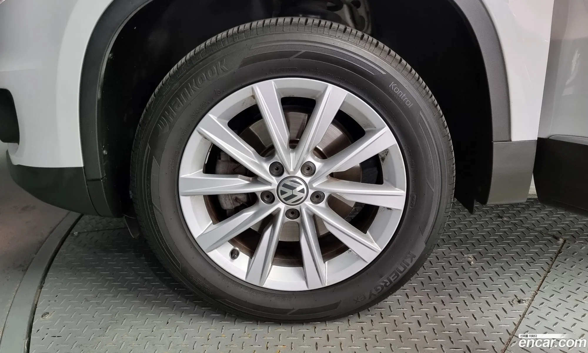 Volkswagen New Tiguan 20 Tdi Comfort 5N - фотография 12429279