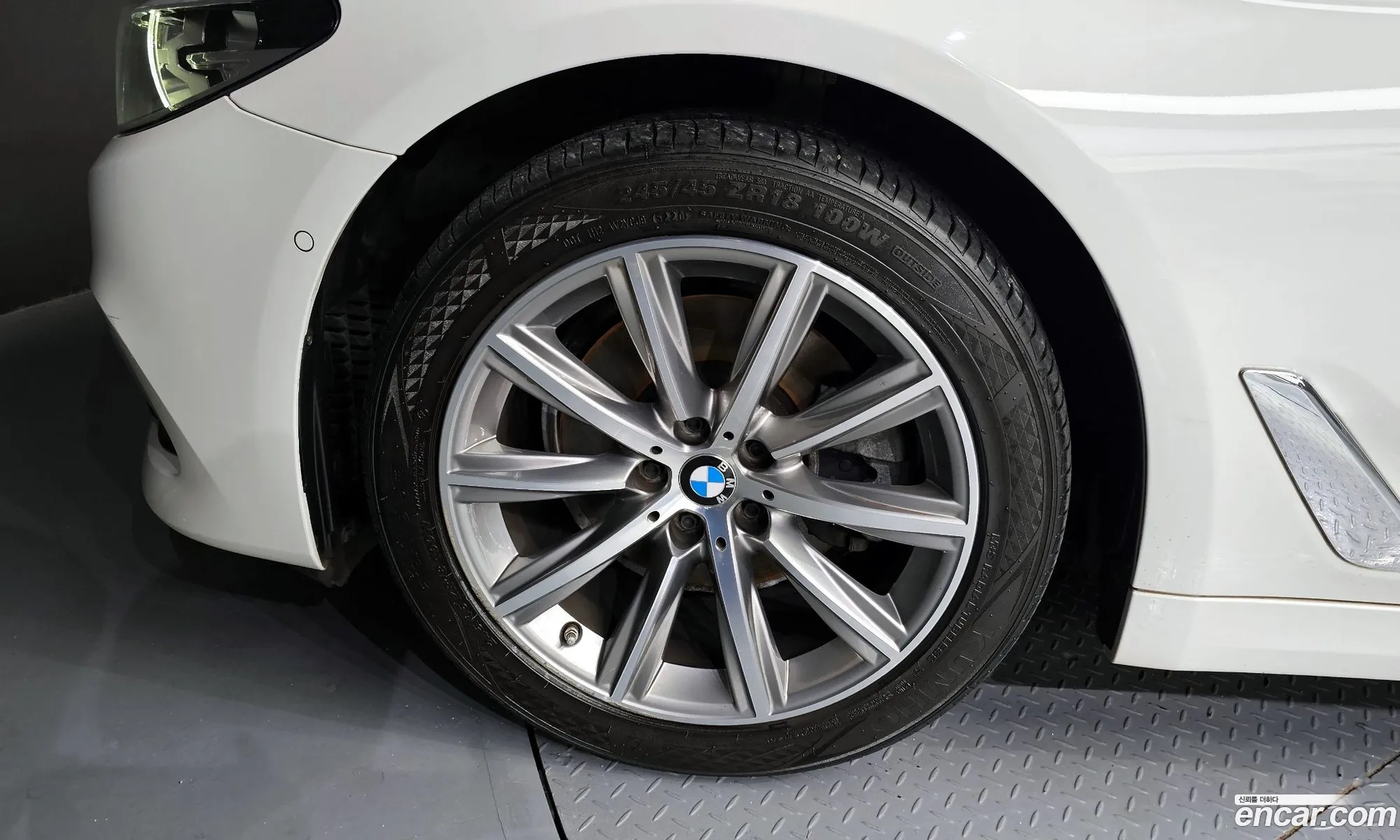 BMW 5 Series G30 520I Luxury - фотография 204173