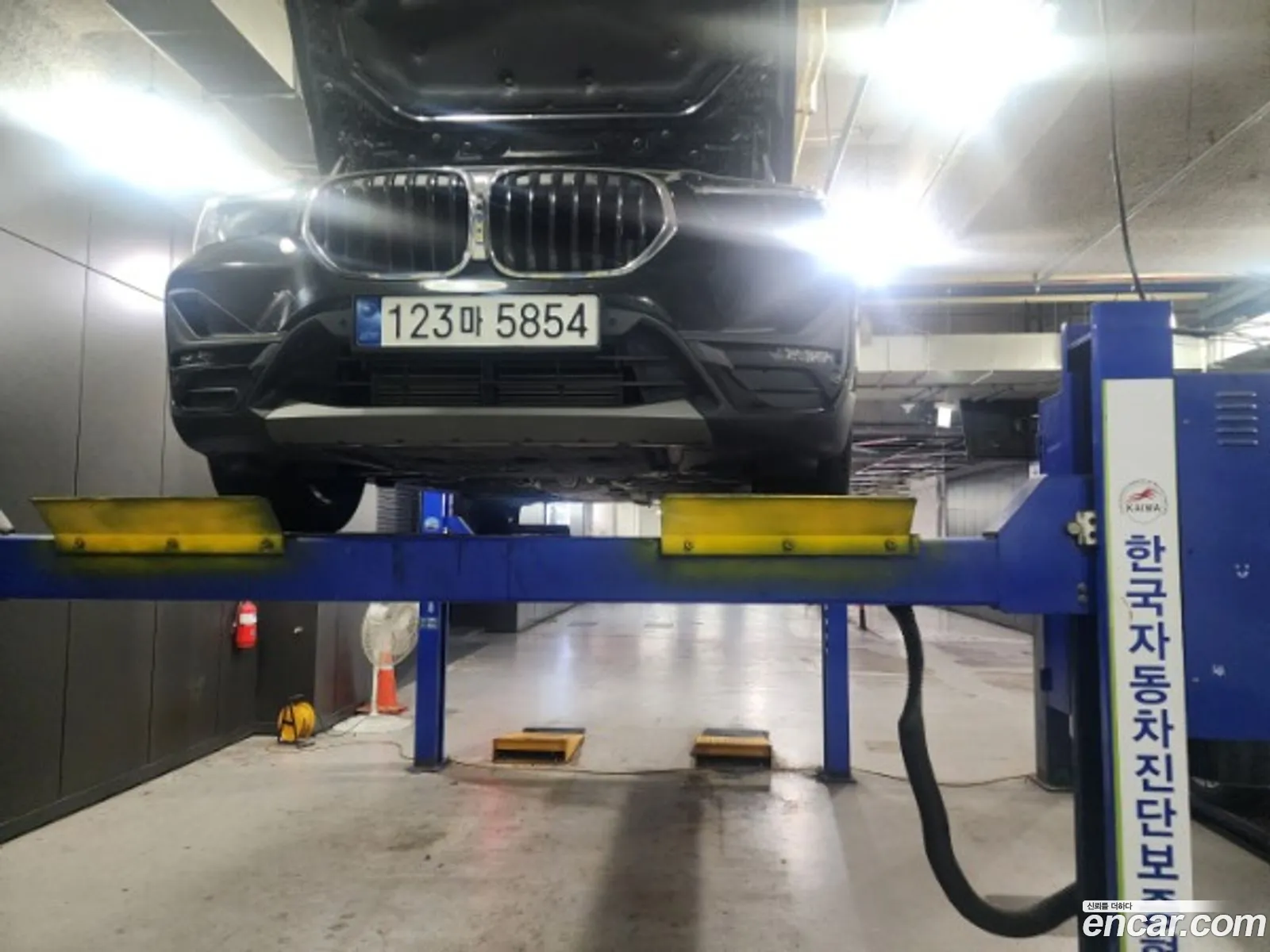 BMW X1 F48 xDrive 18D Advantage - фотография 11891438