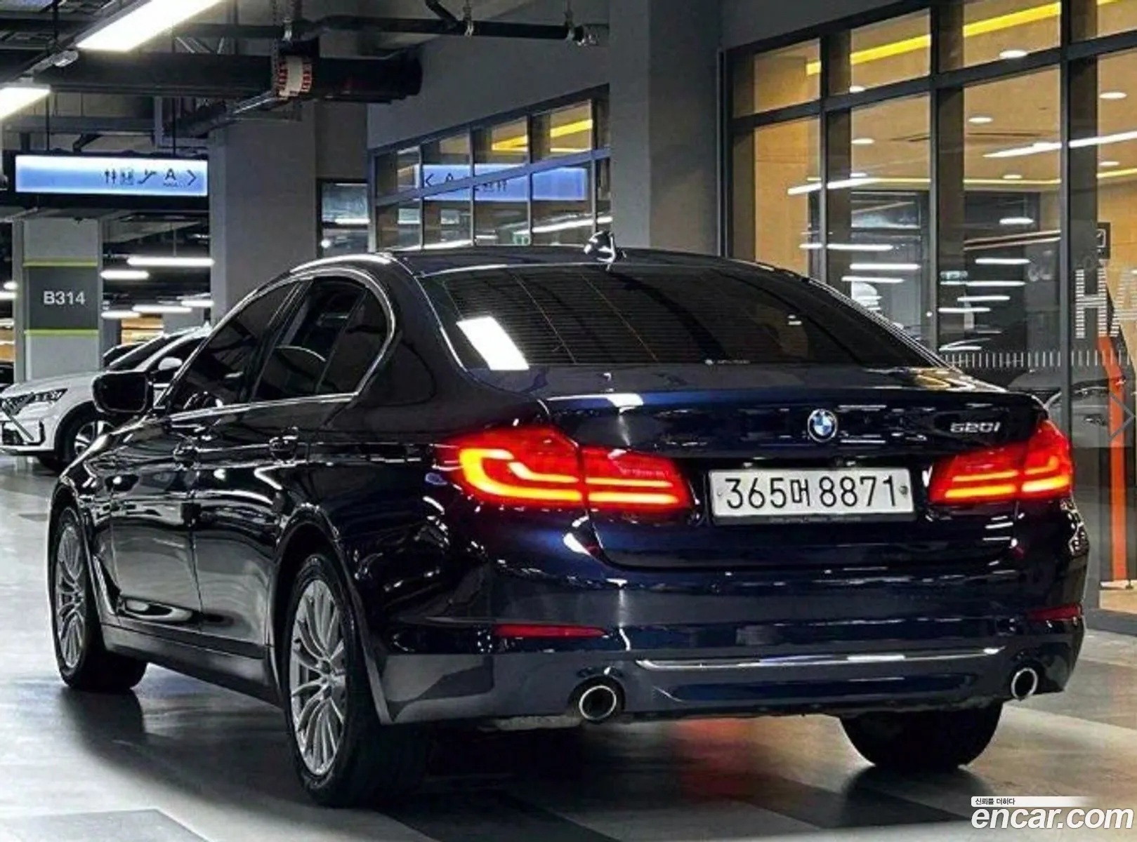 BMW 5 Series G30 520I Luxury - фотография 11891428