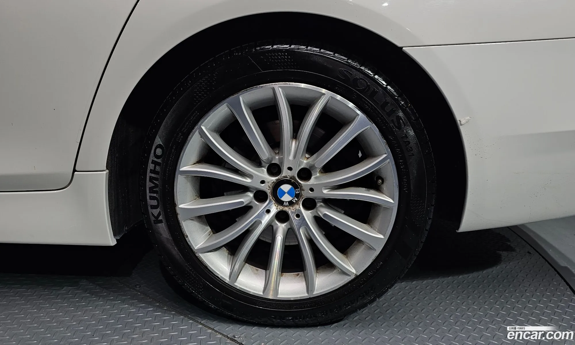 BMW 5 Series F10 520D Luxury - фотография 203764