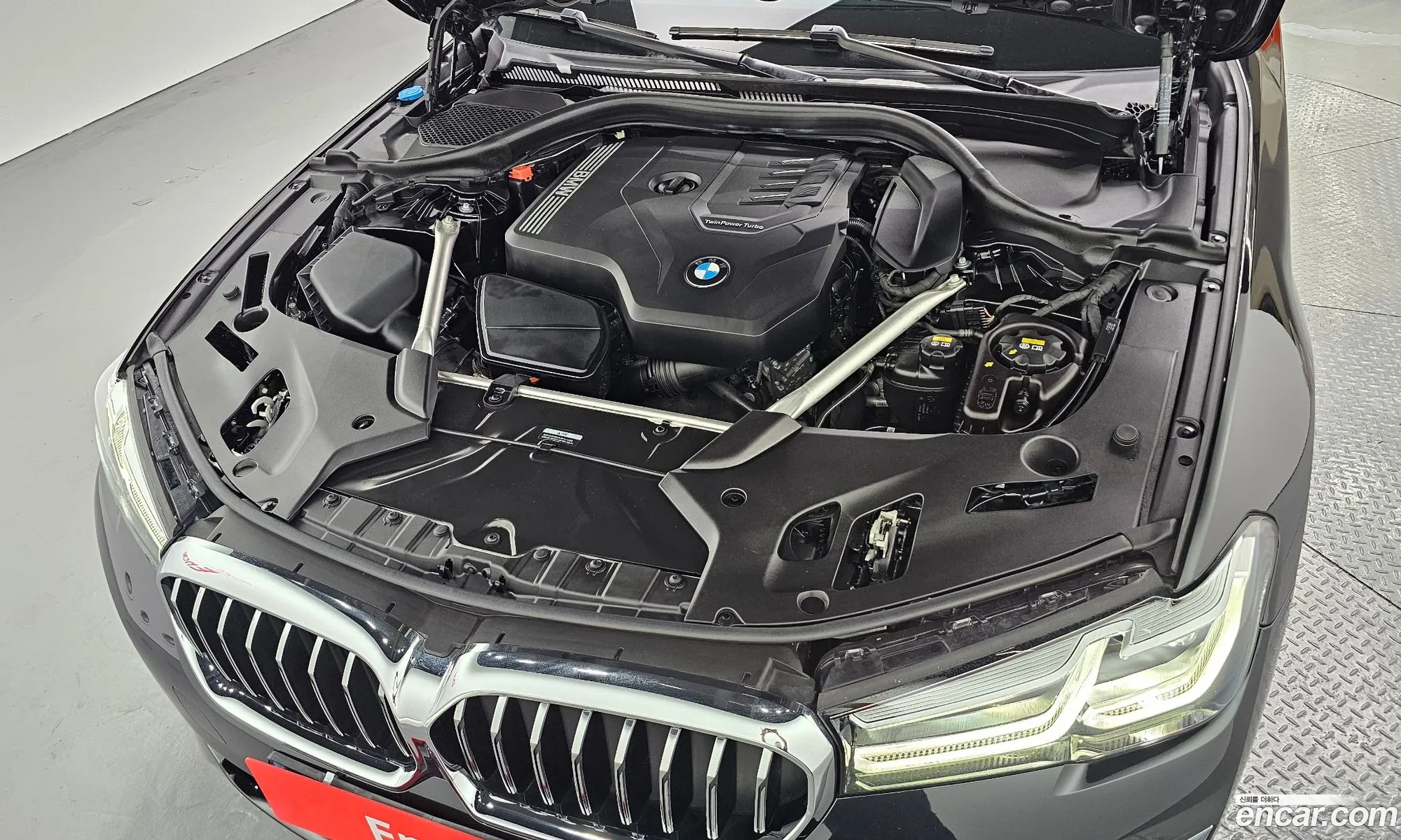 BMW 5 Series G30 530I xDrive Luxury - фотография 264411