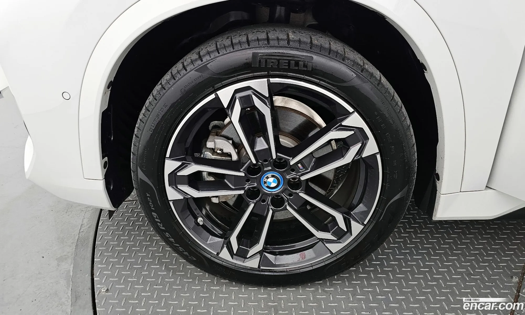 BMW Ix1 U11 xDrive 30 M Sports - фотография 264883