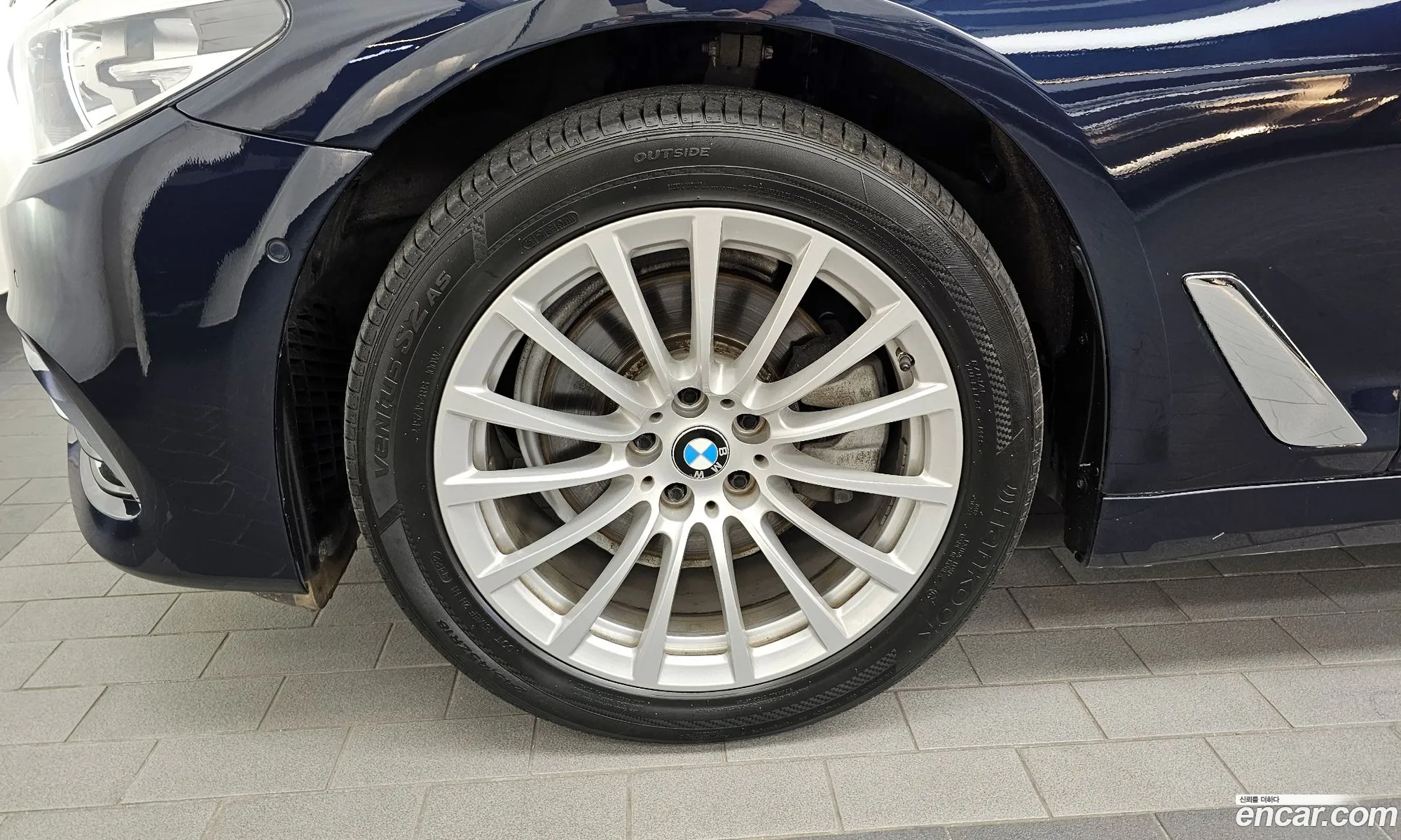 BMW 5 Series G30 520I Luxury - фотография 264397