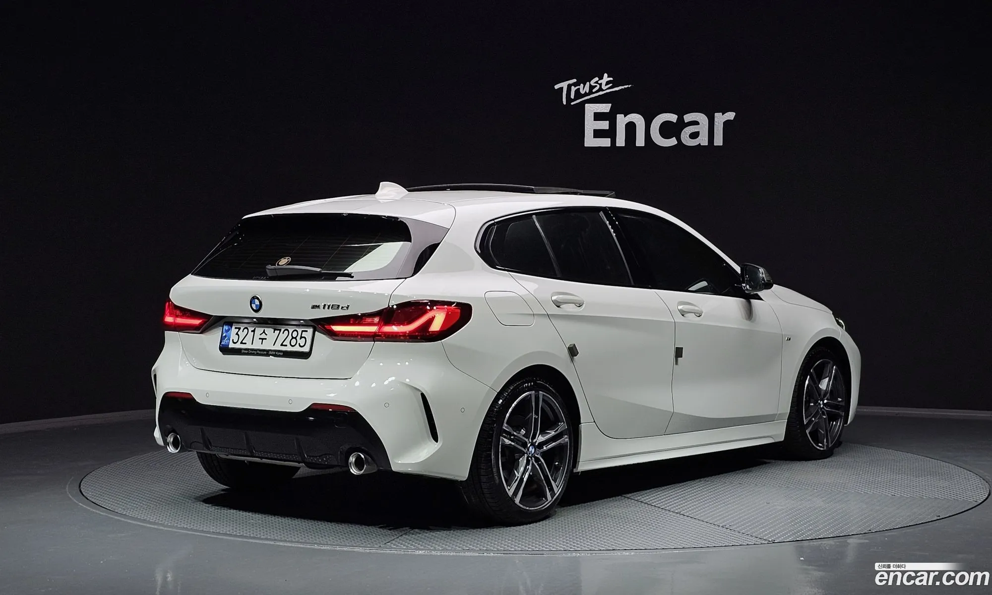 BMW 1 Series F40 118D M Sports - фотография 264419