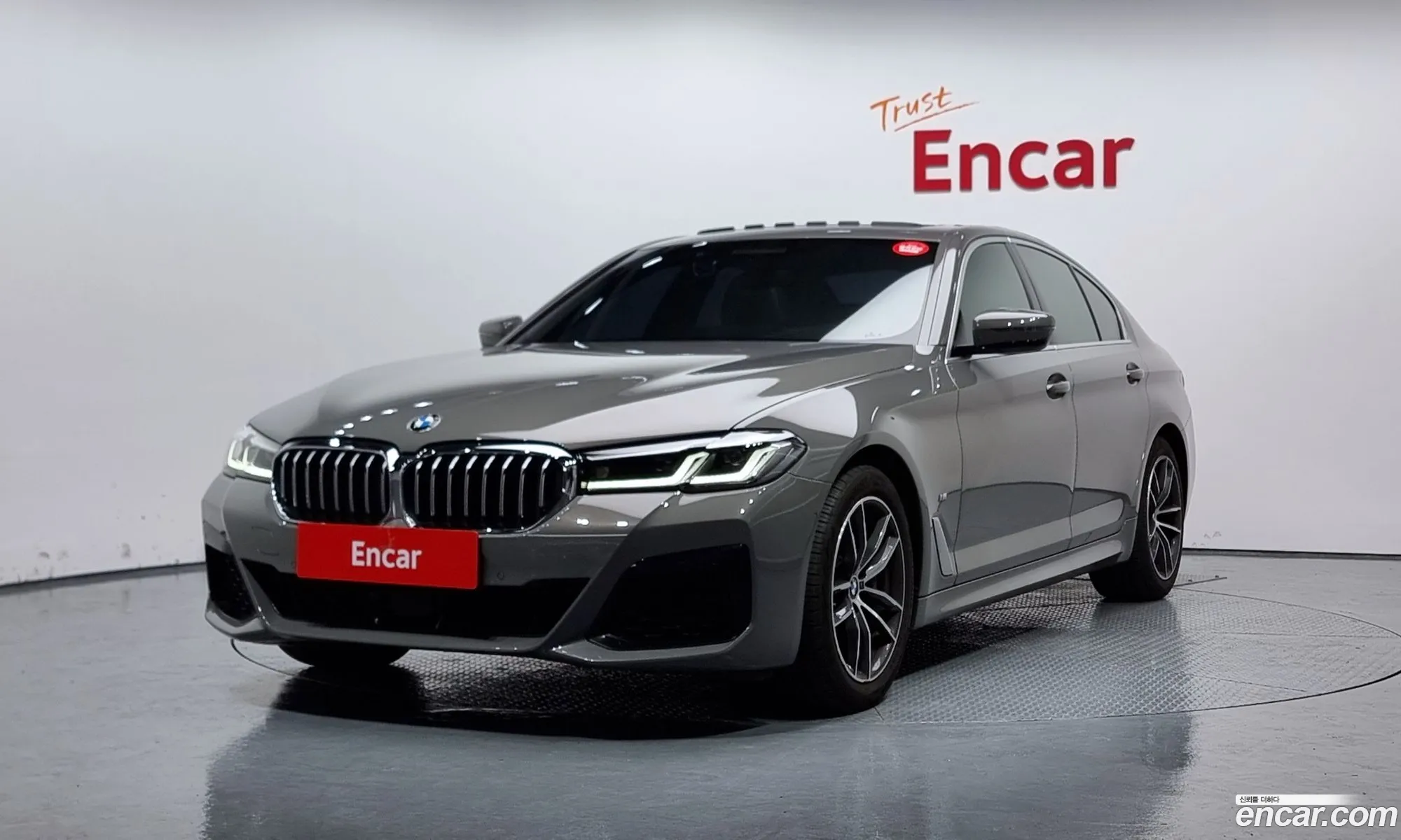 BMW 5 Series G30 523D ​​M Sports - фотография 269765