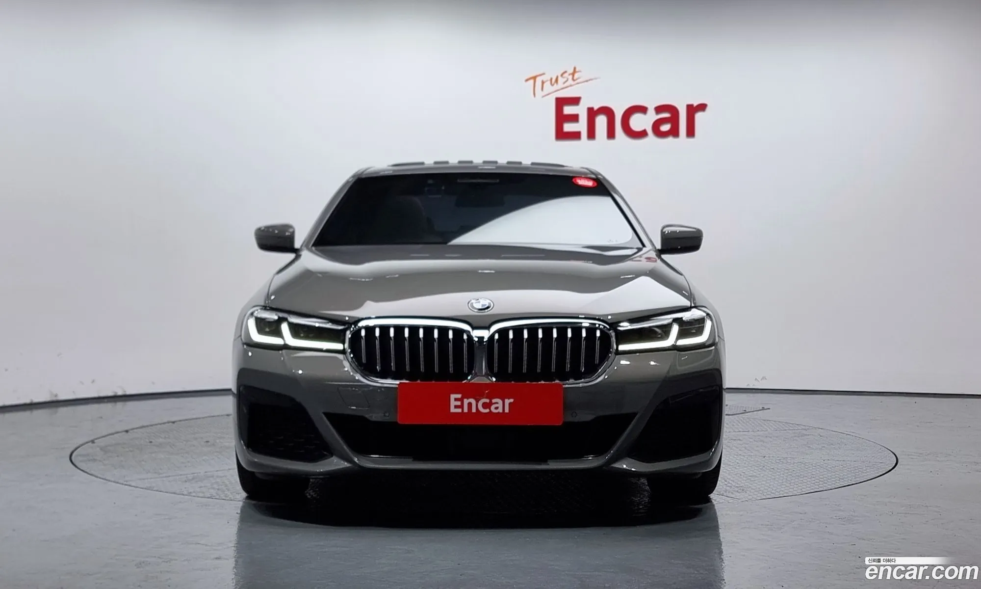 BMW 5 Series G30 523D ​​M Sports - фотография 269767