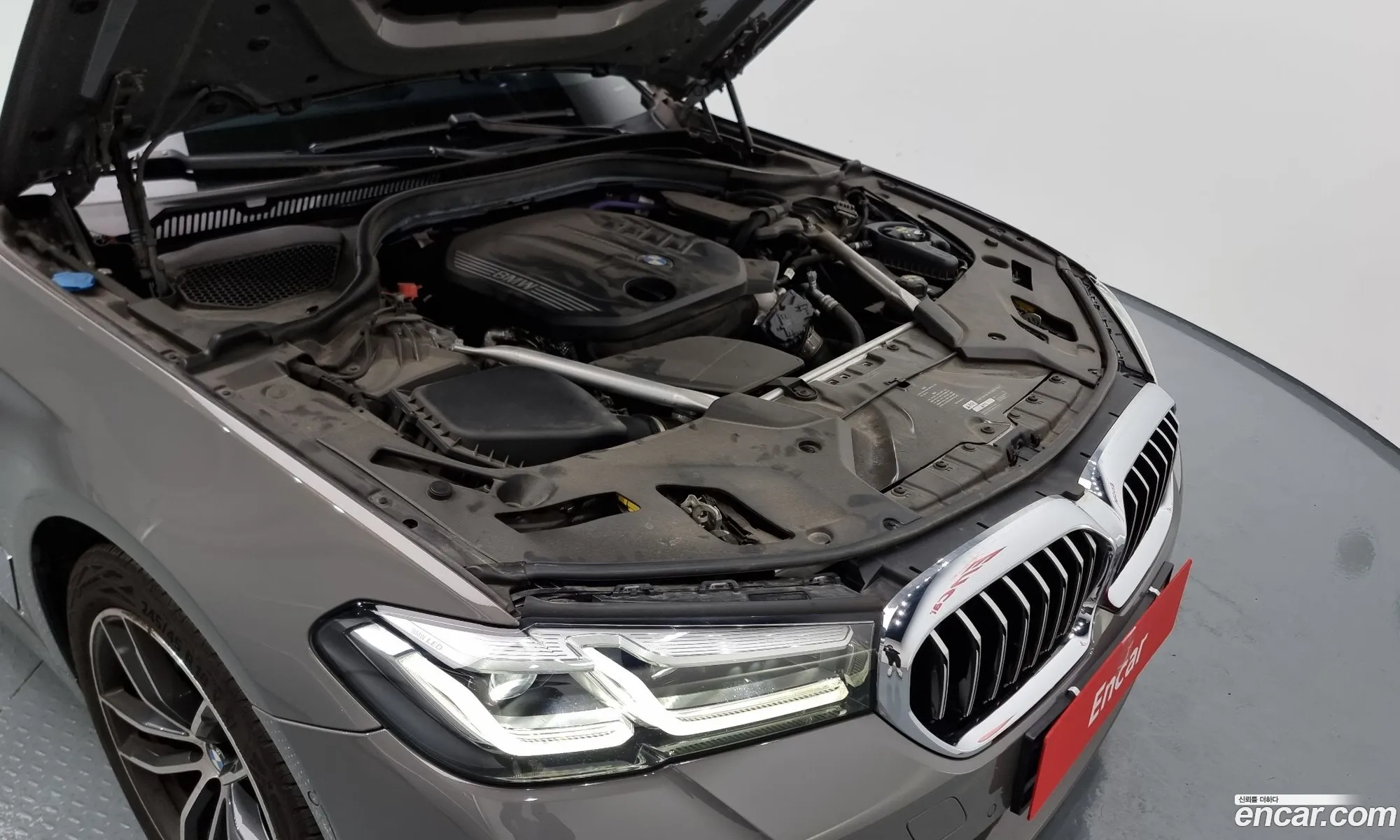 BMW 5 Series G30 523D ​​M Sports - фотография 269770