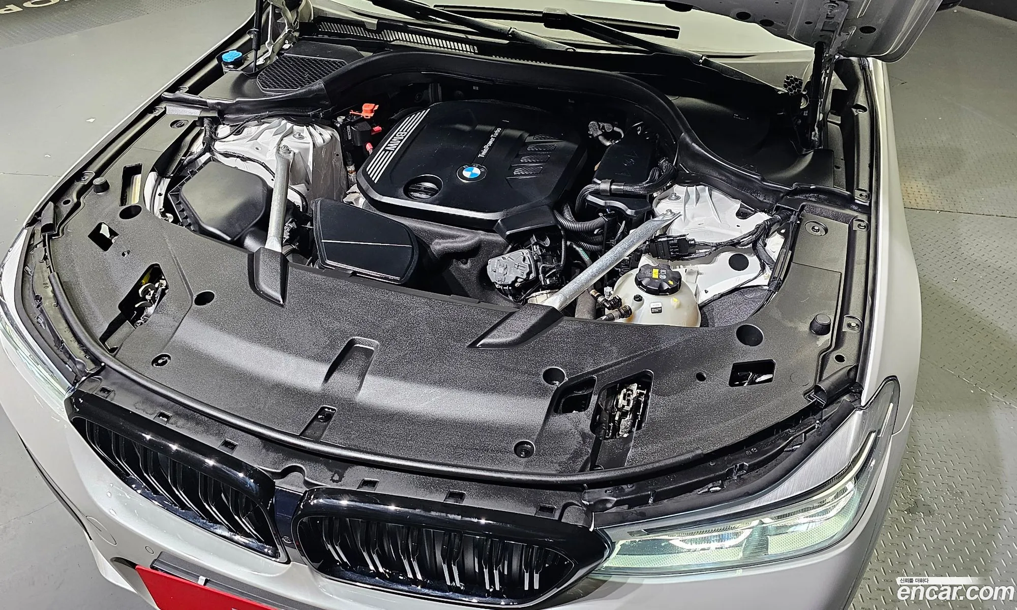 BMW 6 Series Gt G32 620D xDrive M Sports - фотография 12684596