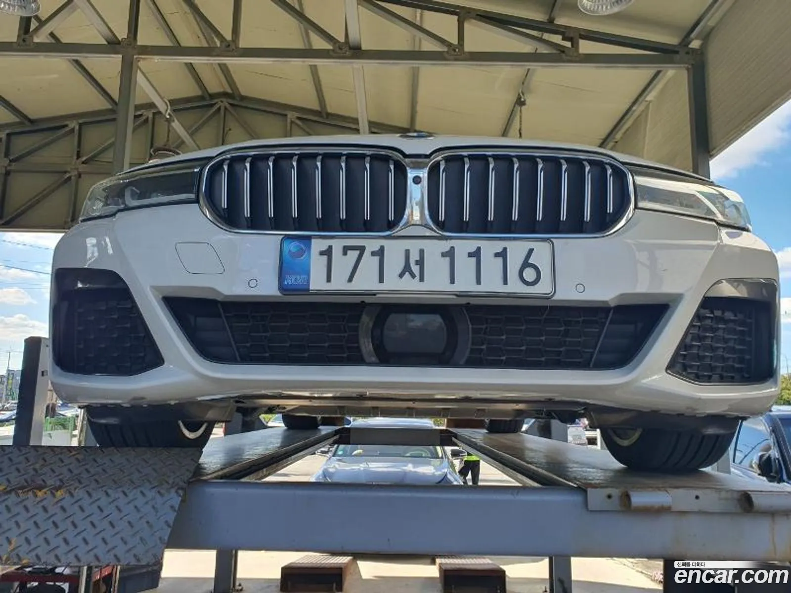 BMW 5 Series G30 530I M Sports - фотография 11873365