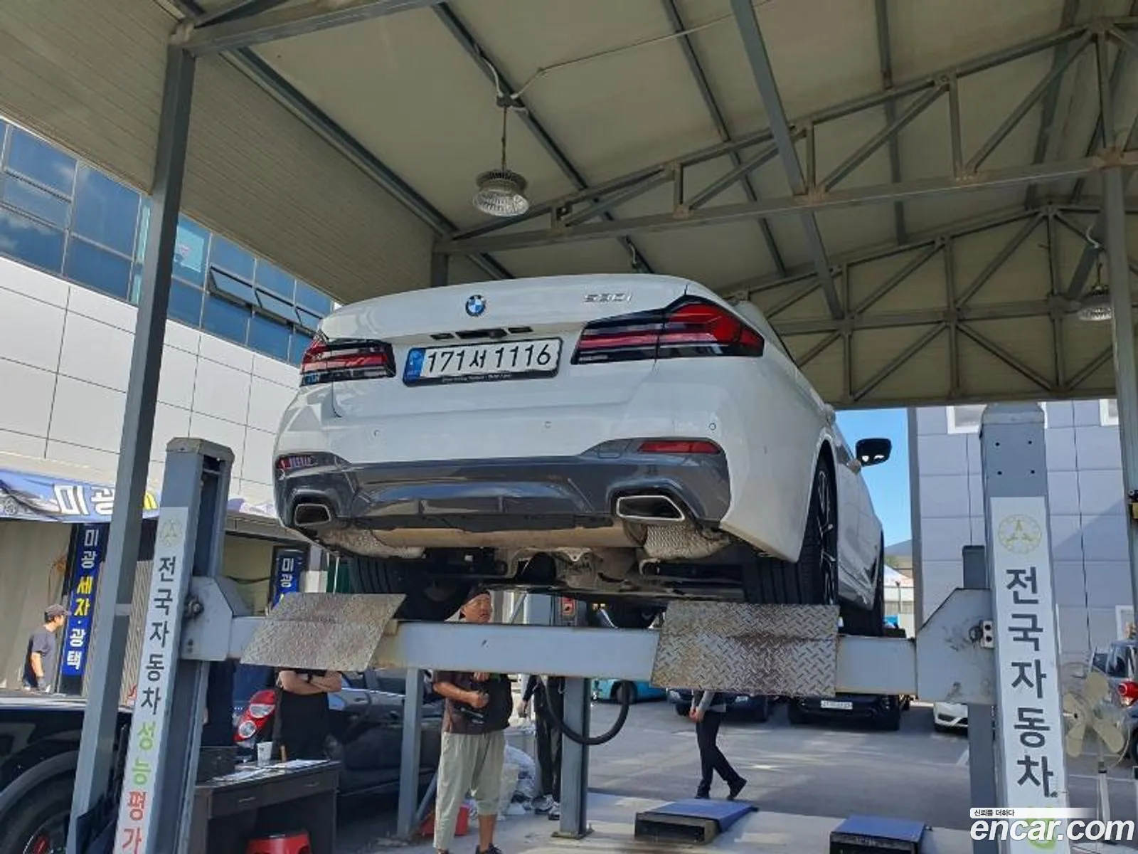 BMW 5 Series G30 530I M Sports - фотография 11873366