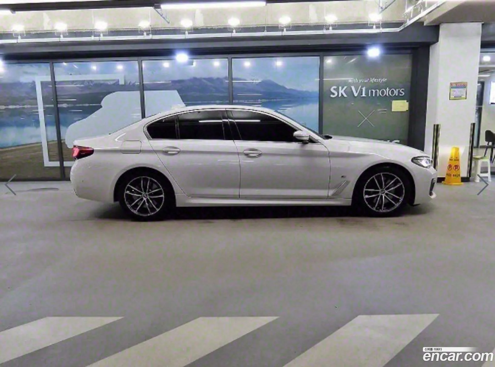 BMW 5 Series G30 520I M Sports - фотография 11873339