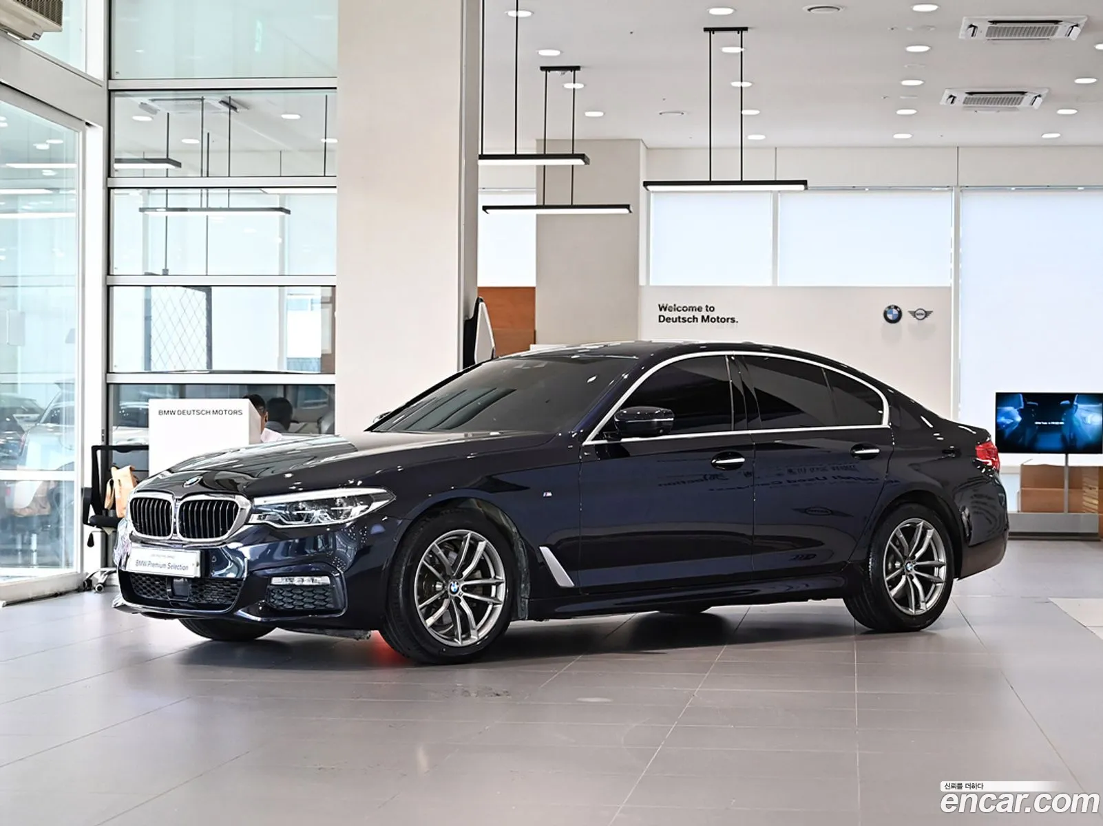 BMW 5 Series G30 520D xDrive M Sport Plus - фотография 11873327