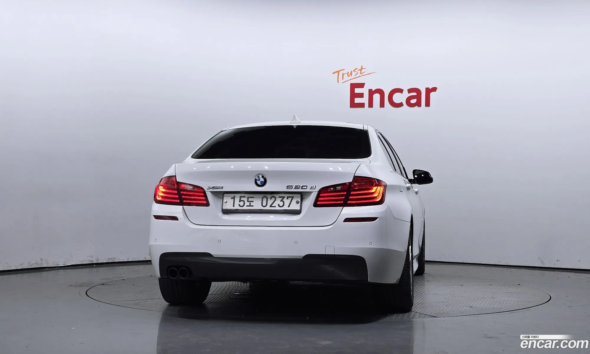 BMW 5 Series F10 520D xDrive M Aerodynamics - фотография 11788297