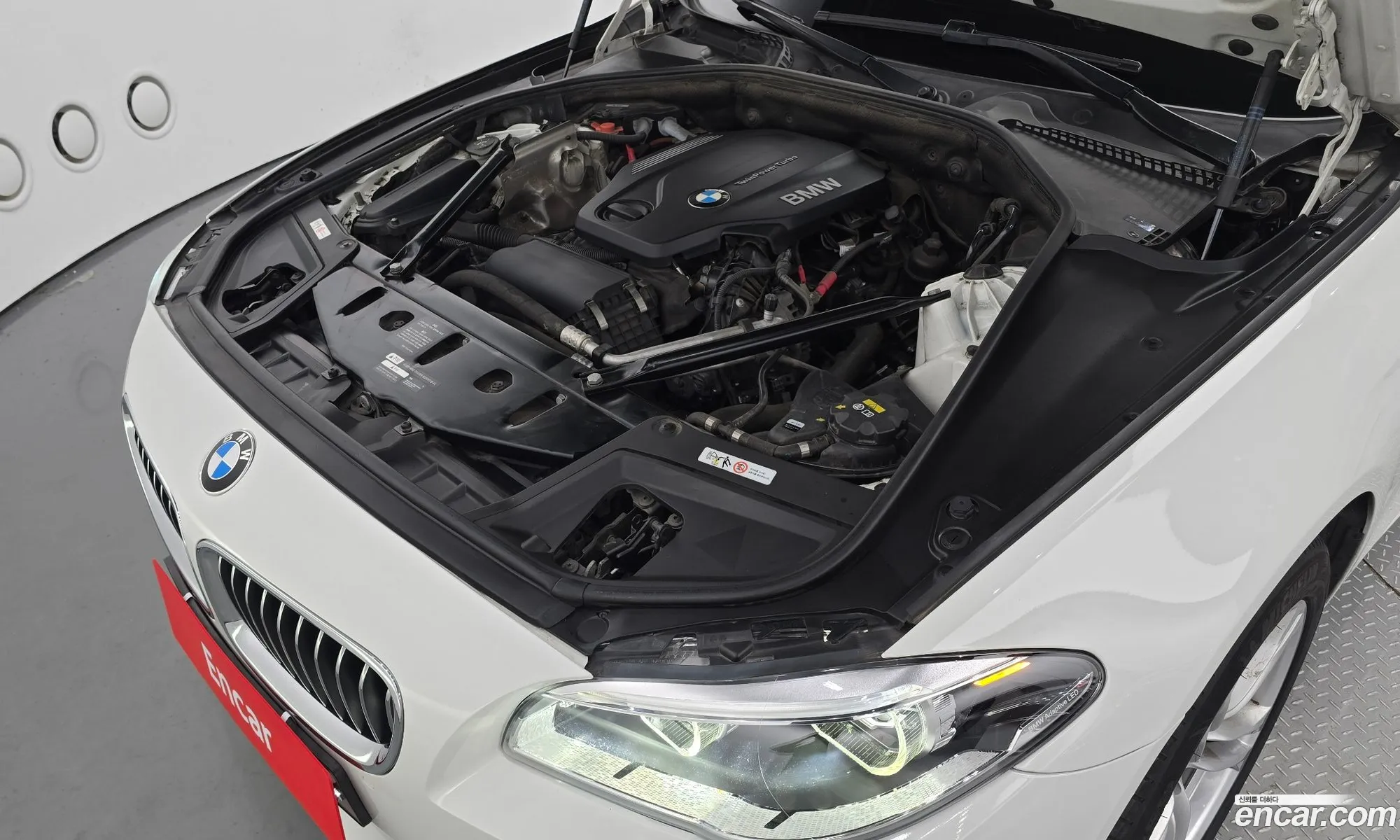BMW 5 Series F10 520D xDrive M Aerodynamics - фотография 11788299