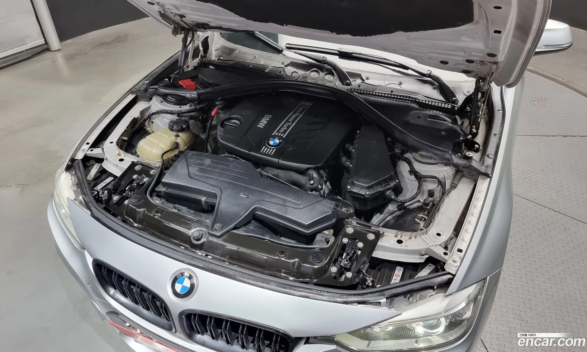 BMW 3 Series F30 320D - фотография 12684560