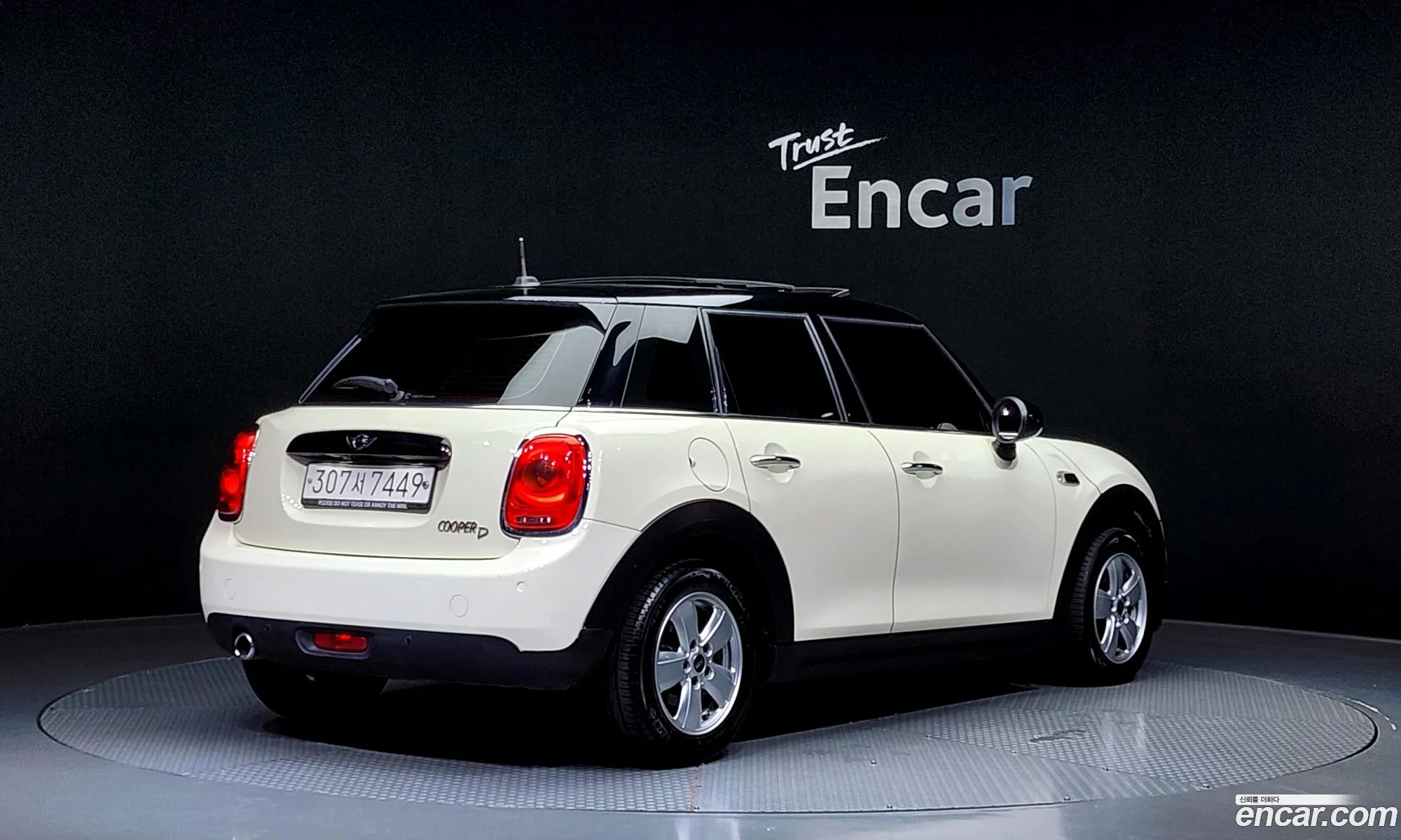 Mini Cooper D 5-Door Basic Model 3Rd Generation - фотография 884029