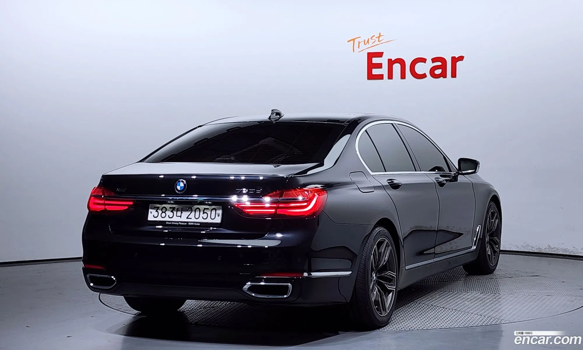 BMW 7 Series G11 730D xDrive - фотография 12684531