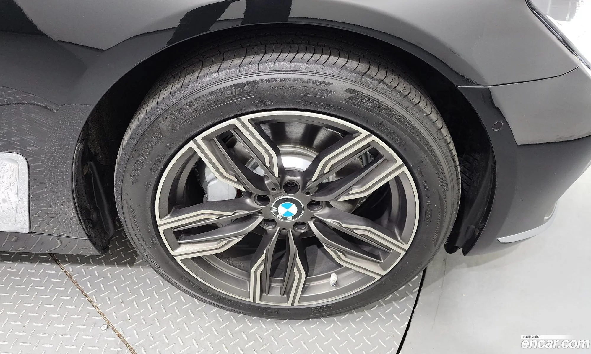 BMW 7 Series G11 730D xDrive - фотография 12684534