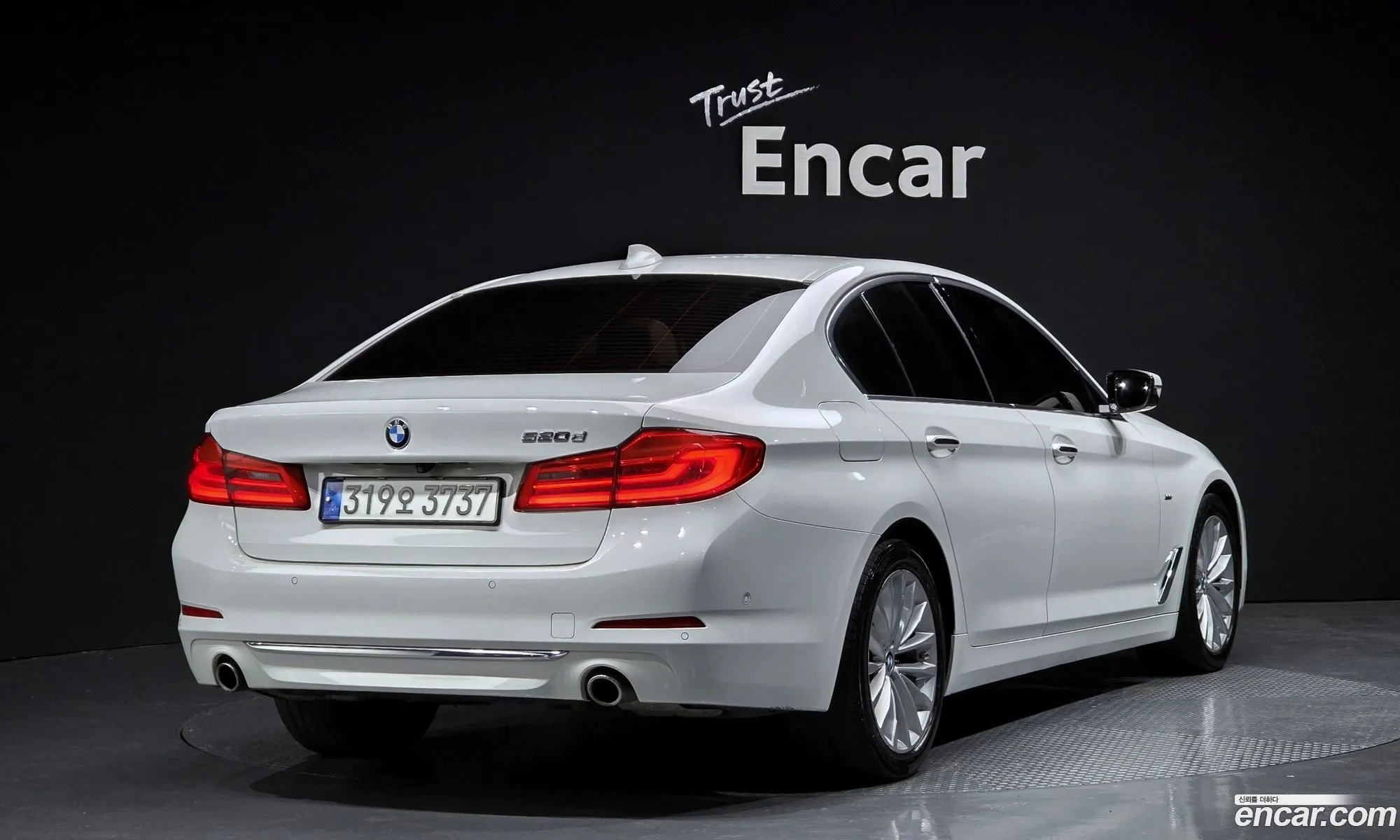 BMW 5 Series G30 520D Luxury Special Edition - фотография 951413