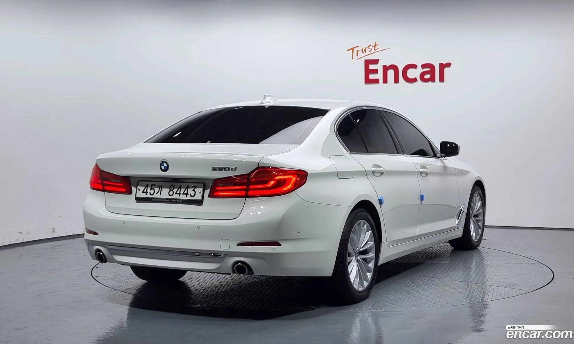 BMW 5 Series G30 520D Luxury Plus - фотография 335740