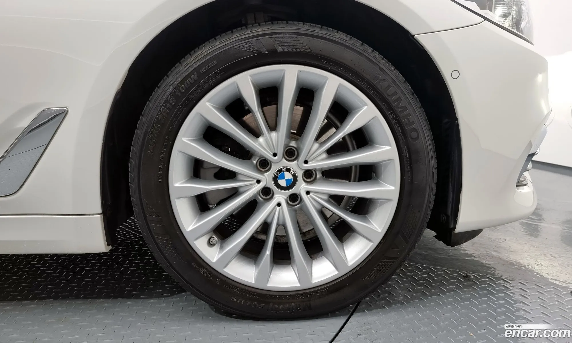 BMW 5 Series G30 520D Luxury Plus - фотография 335743