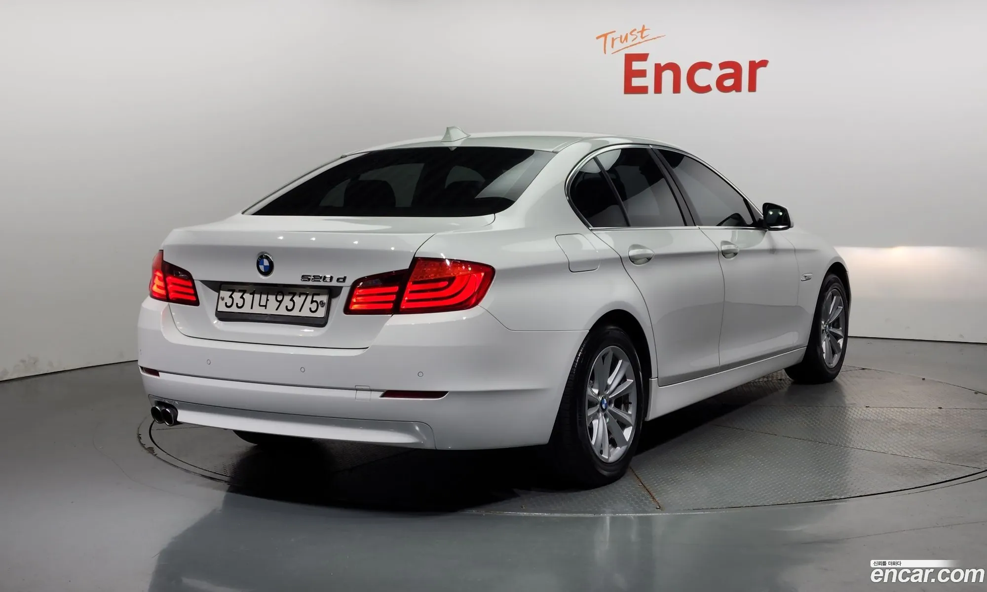 BMW 5 Series F10 520D - фотография 334205