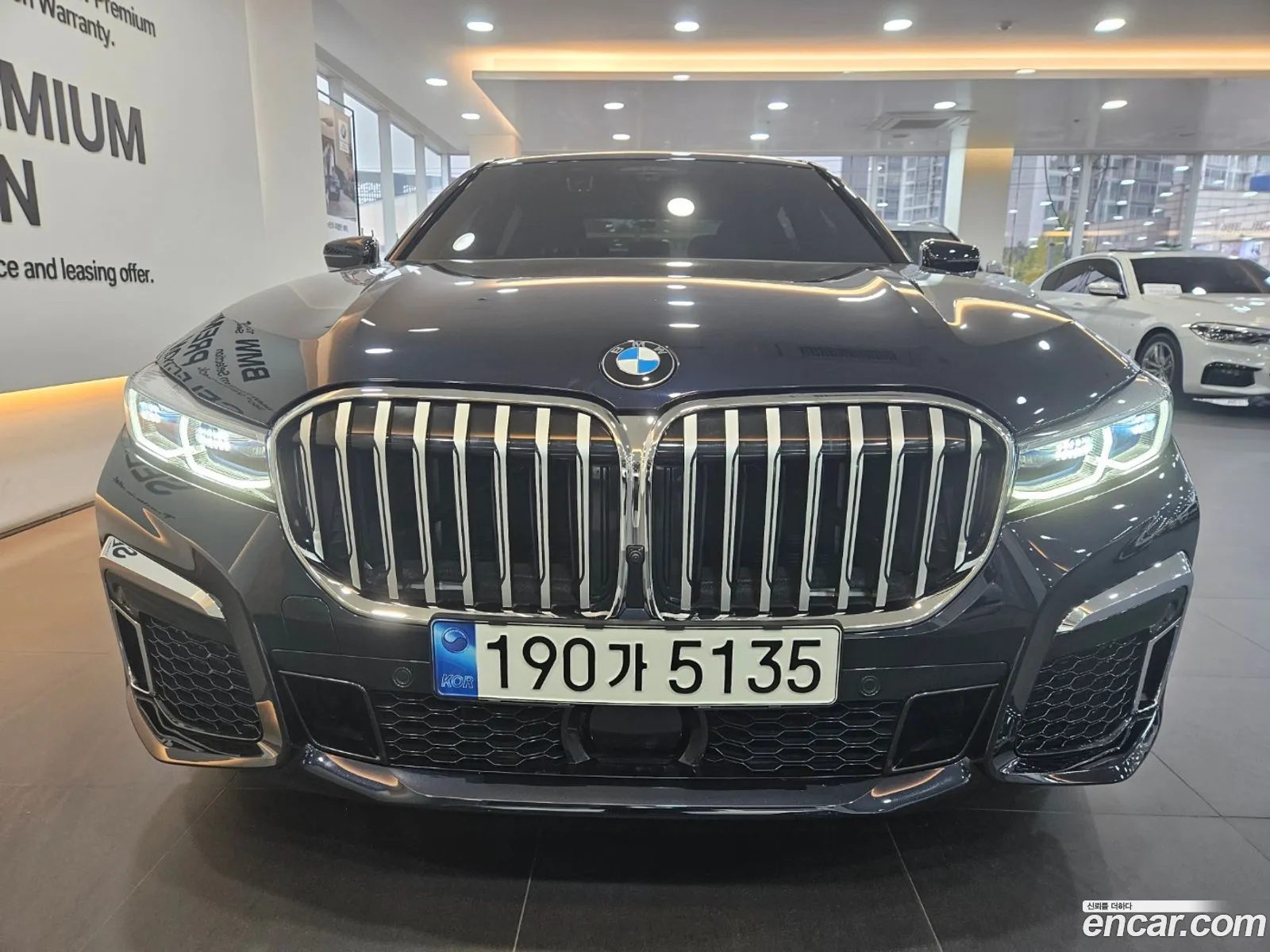 BMW 7 Series G11 740Li xDrive M Sports - фотография 733872