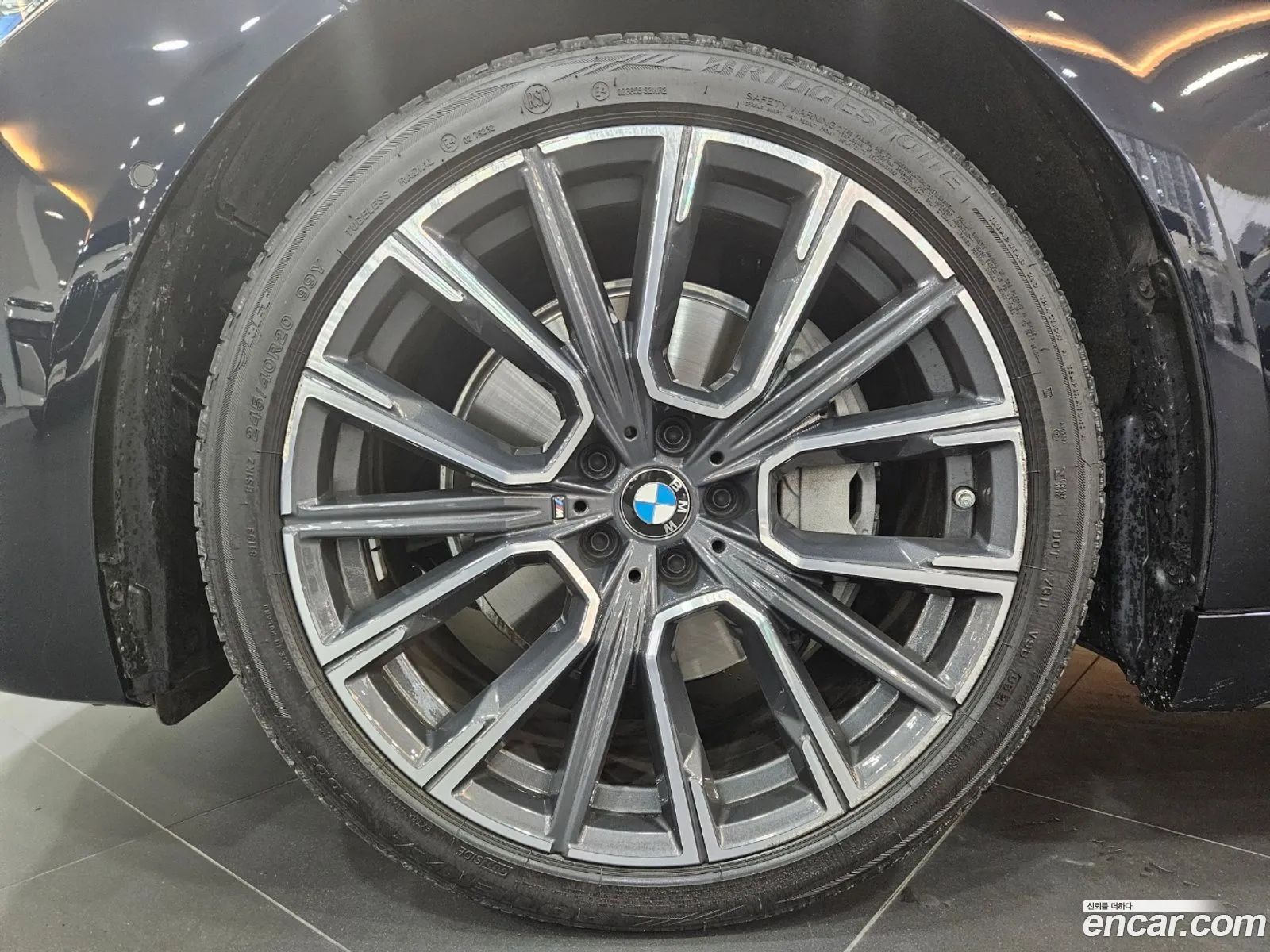 BMW 7 Series G11 740Li xDrive M Sports - фотография 733874