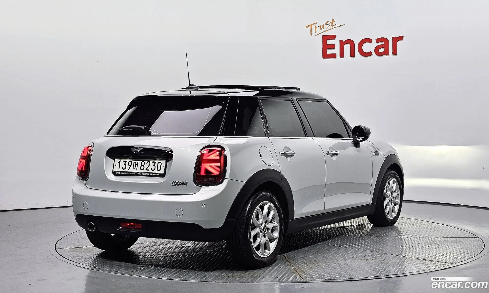 Mini Cooper 5-Door High 3Rd Generation - фотография 814757