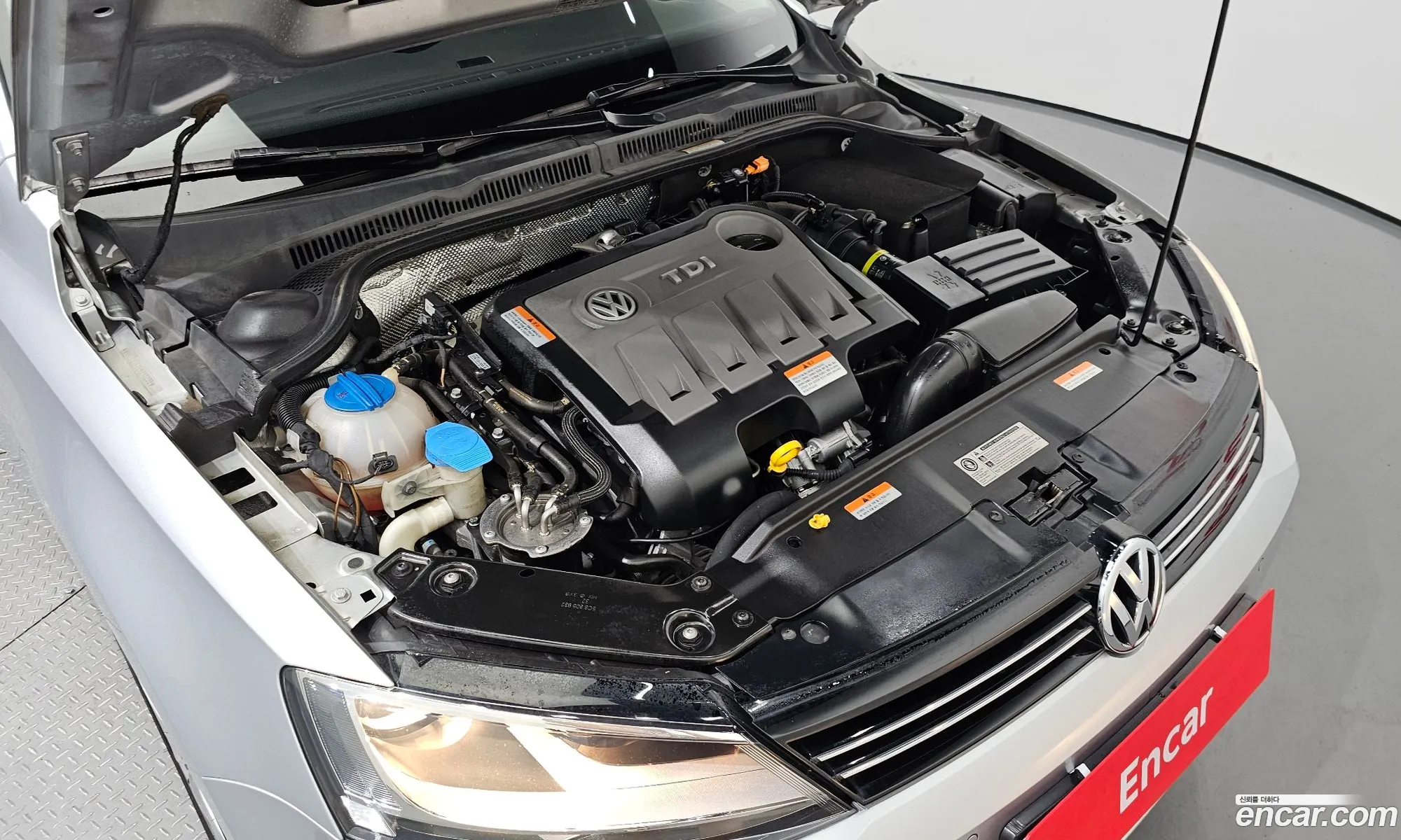 Volkswagen New Jetta 20 Tdi 6Th Generation - фотография 12512574