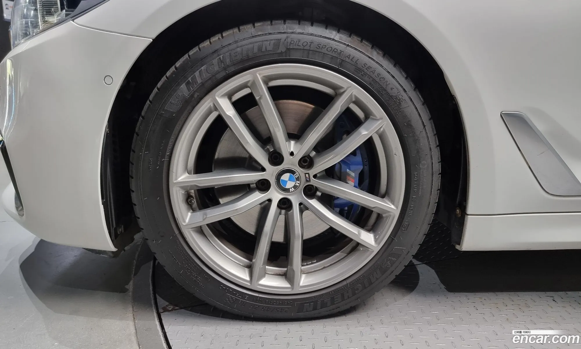 BMW 5 Series G30 530I M Sports - фотография 334184