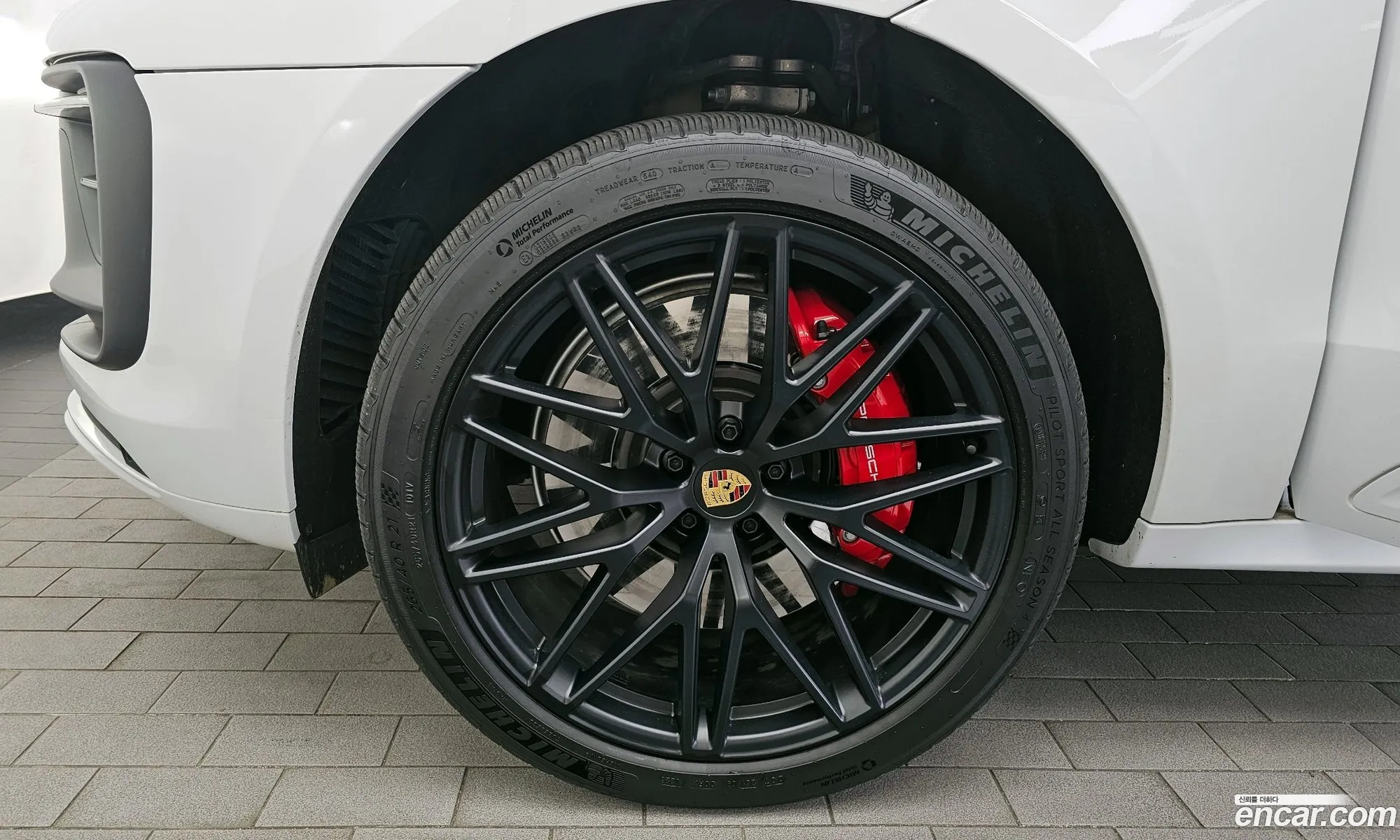 Porsche Macan 29 Gts 95B - фотография 1031411