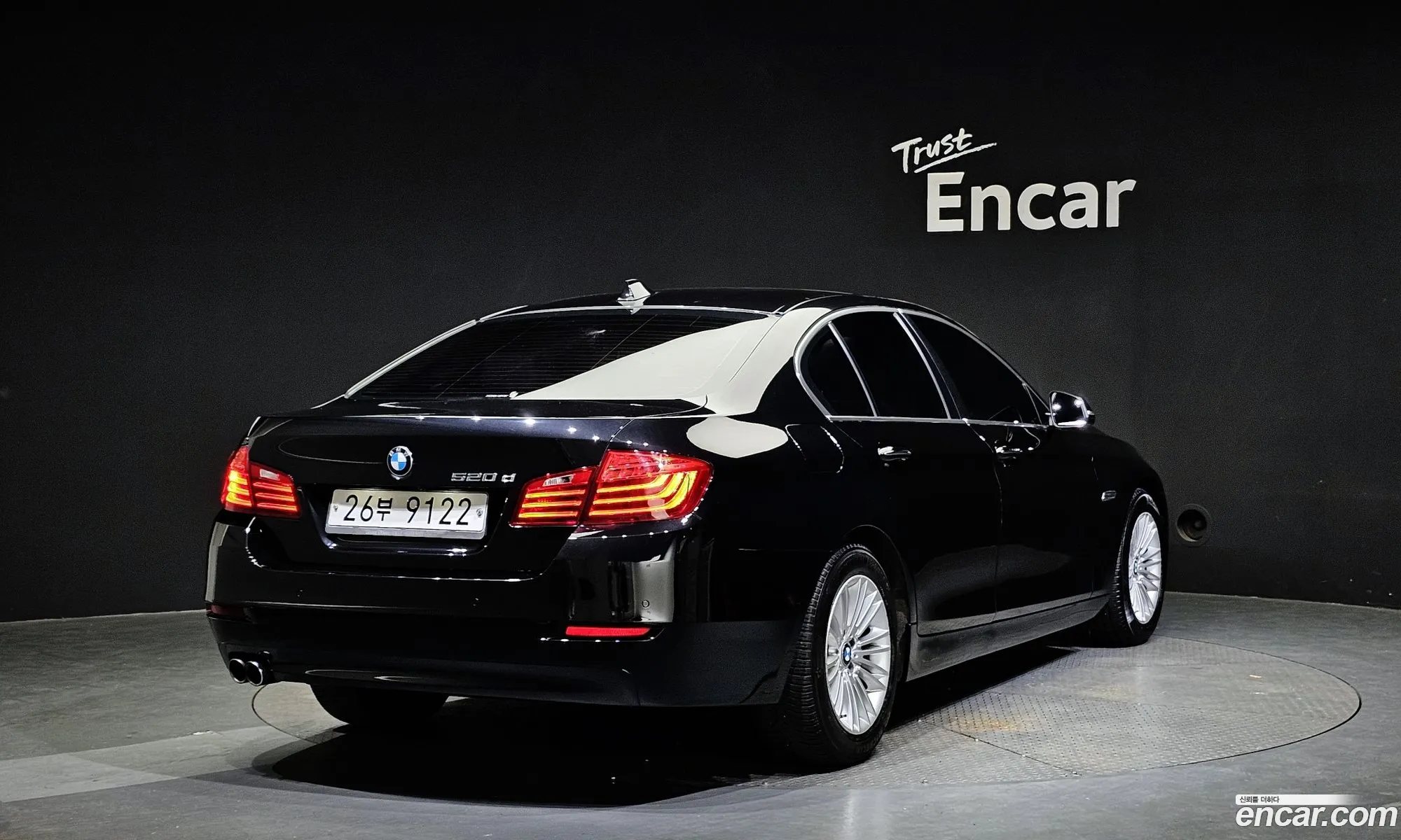 BMW 5 Series F10 520D - фотография 12432201