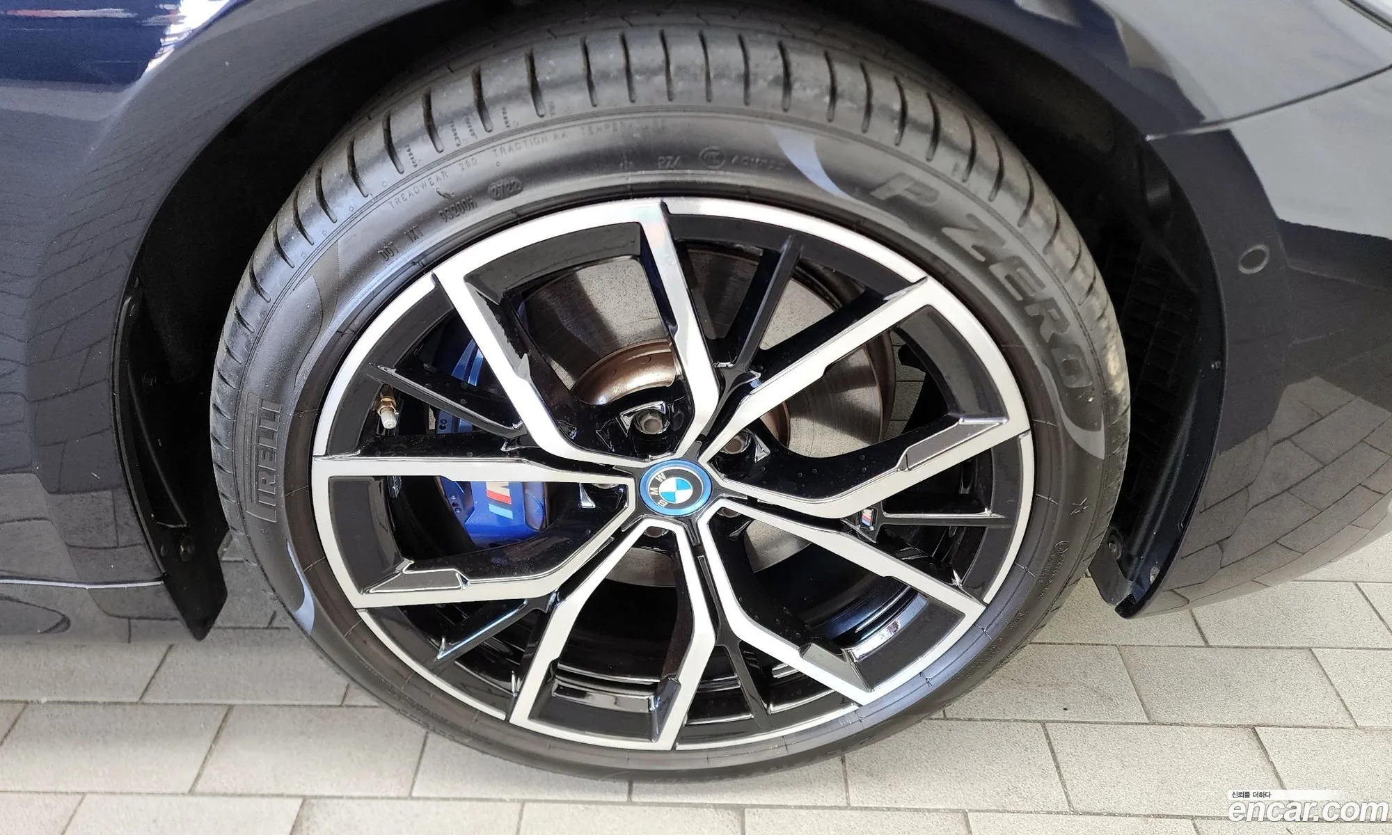BMW 5 Series G30 530E M Sports - фотография 334172