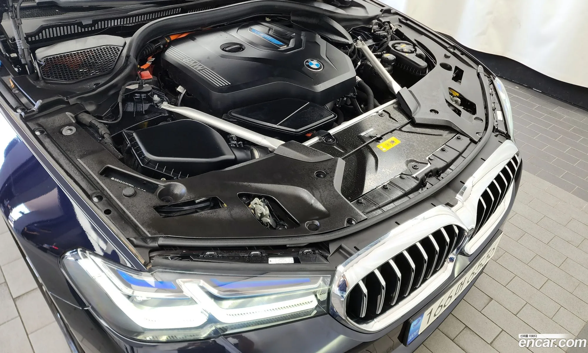 BMW 5 Series G30 530E M Sports - фотография 334173
