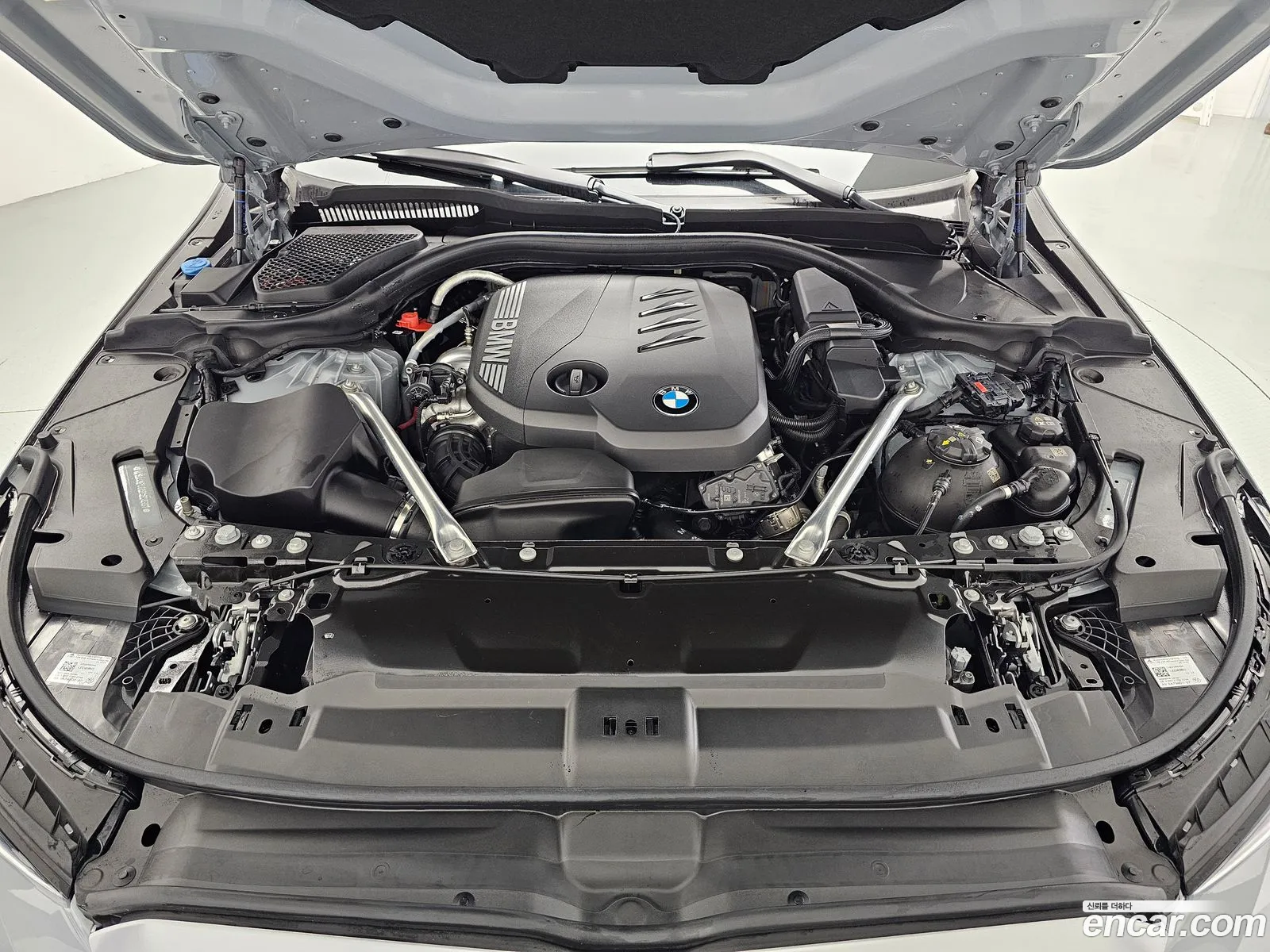 BMW 5 Series G60 523D ​​M Sports - фотография 733885