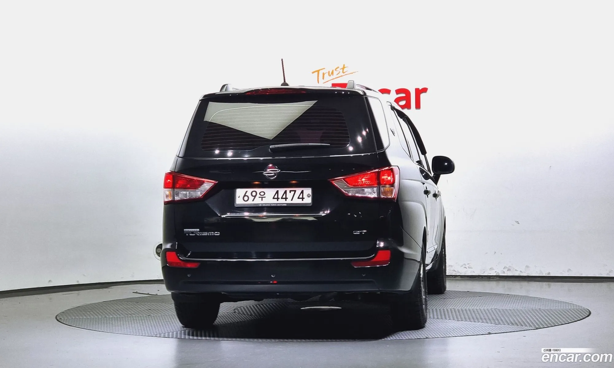 Kg Mobility Ssangyong Korando Turismo 4Wd Gt 9-Seater - фотография 4737045