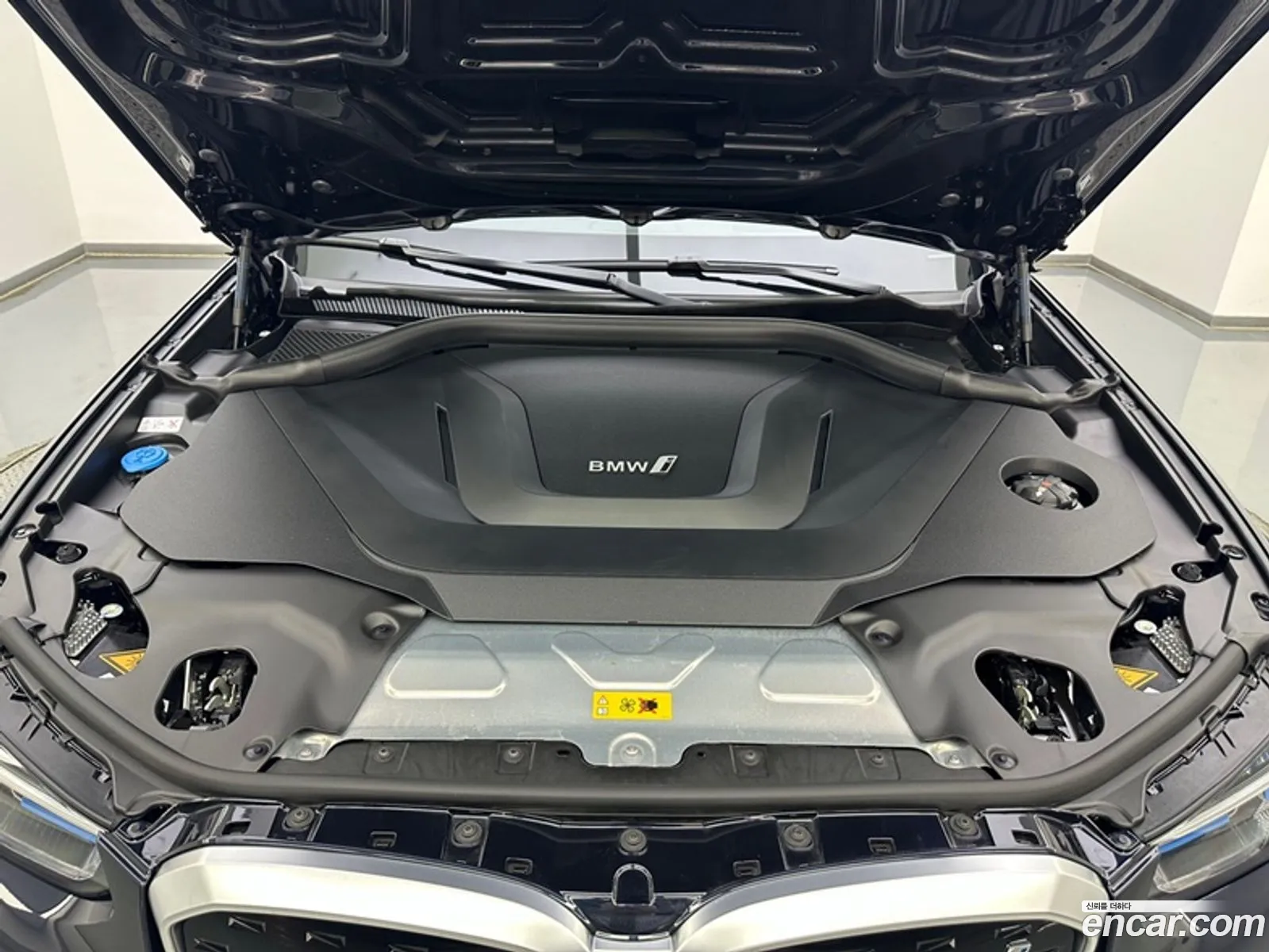 BMW Ix3 M Sport - фотография 726764