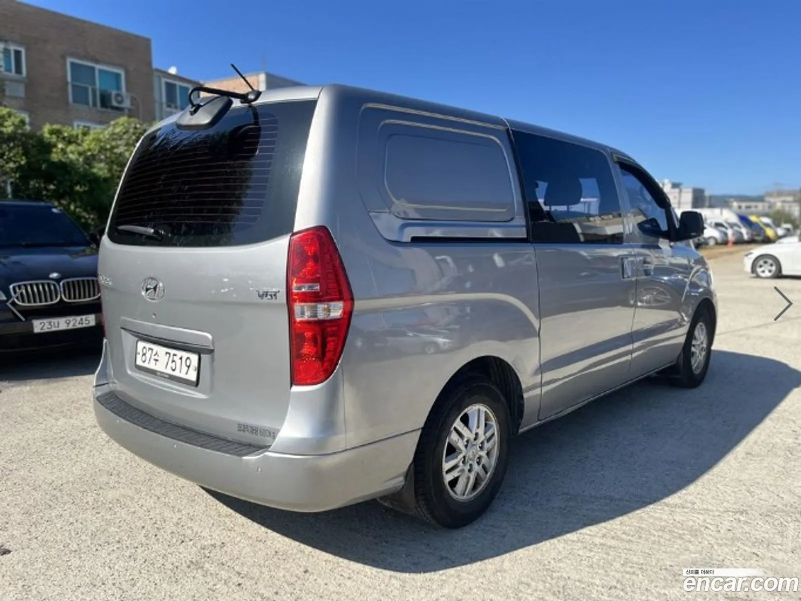 Hyundai Grand Starex 5-Seater Van Smart - фотография 12511456